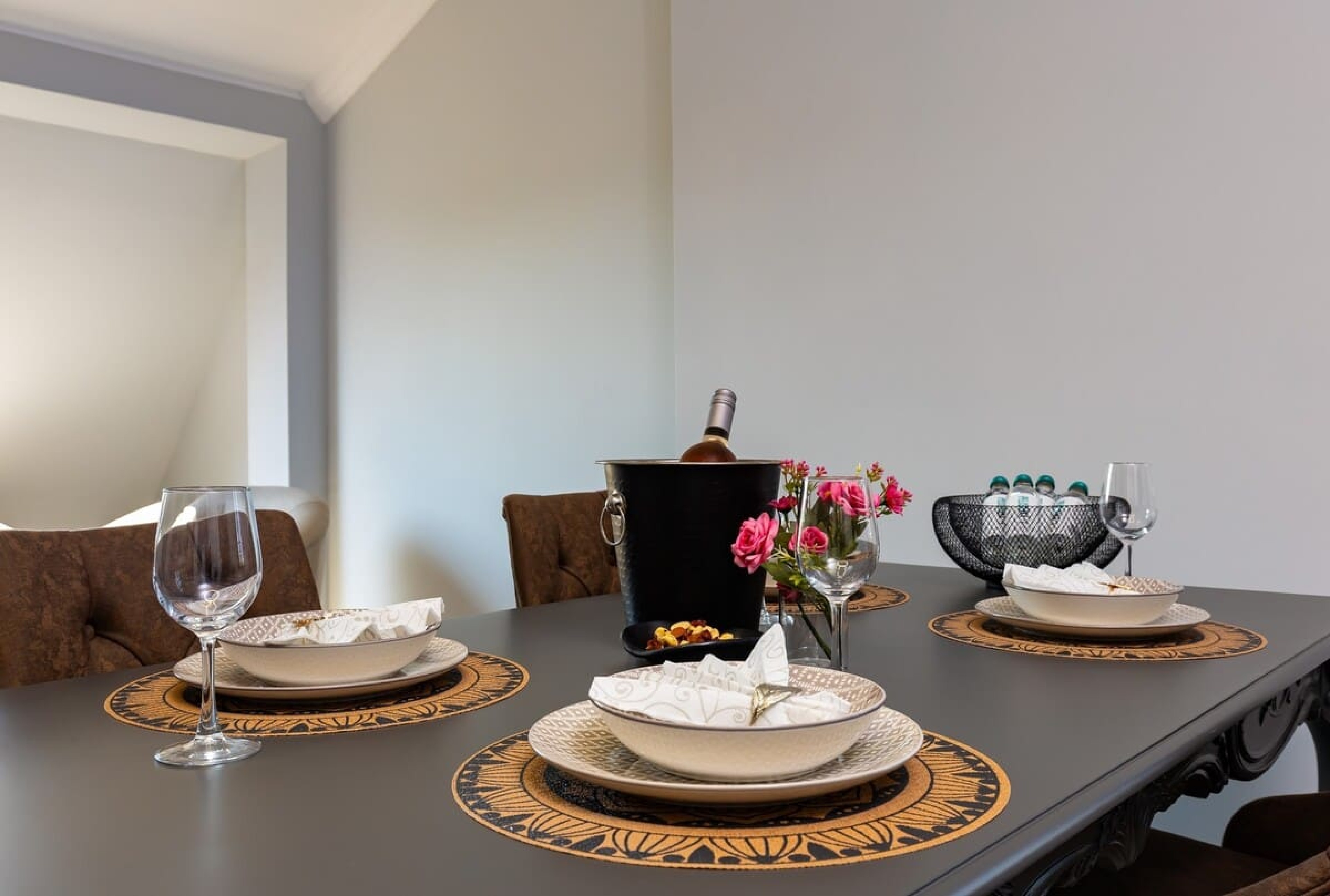 Scoutaround White Logo