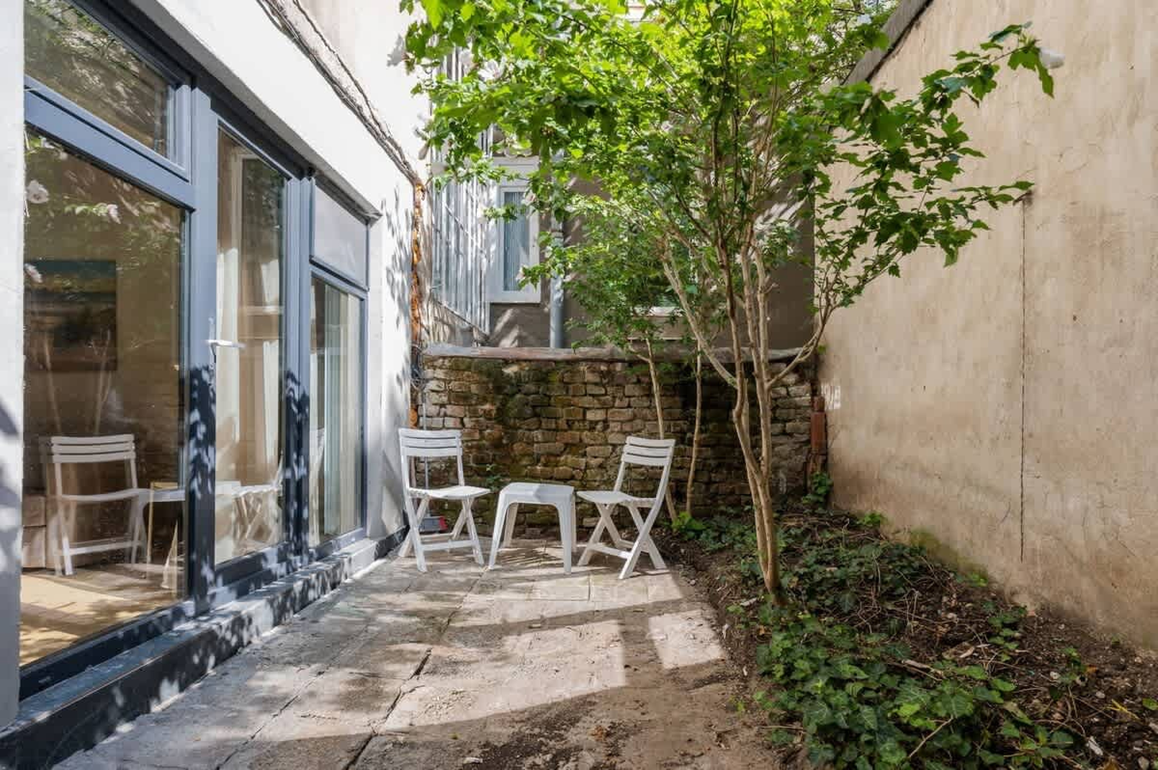 Scoutaround White Logo