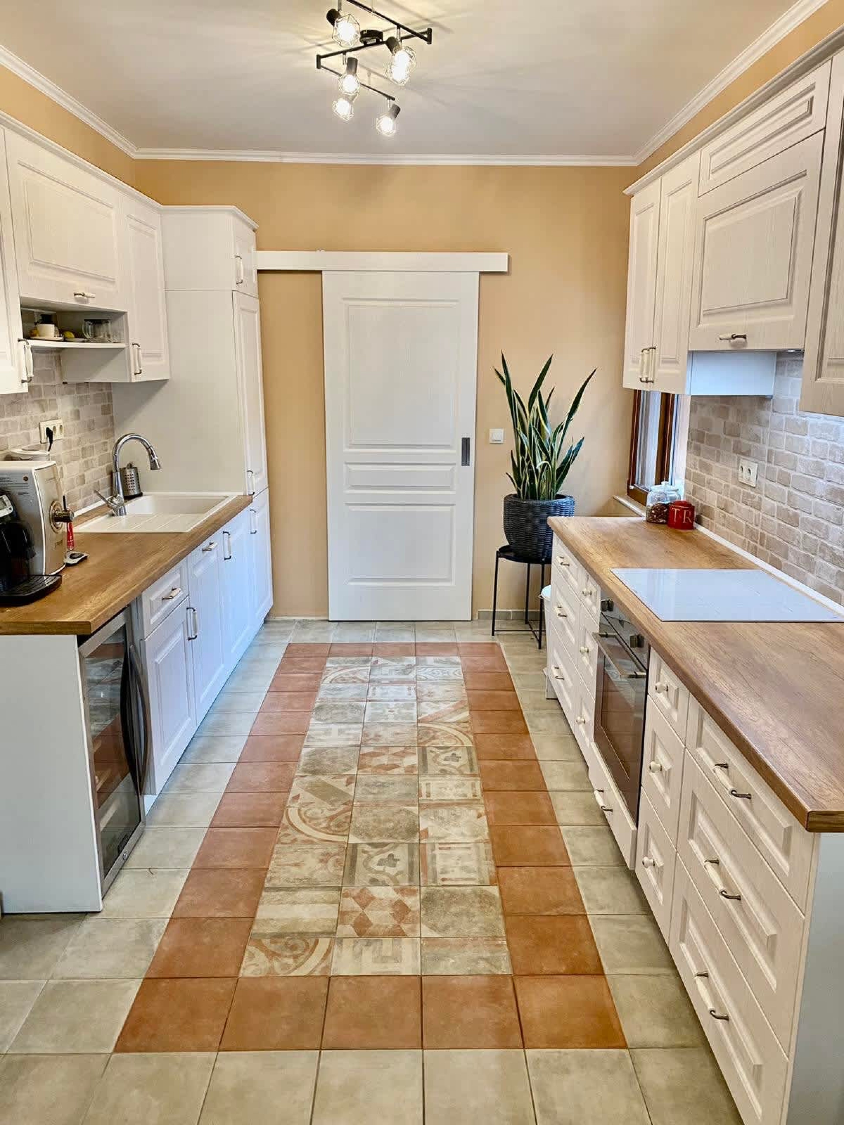 Scoutaround White Logo