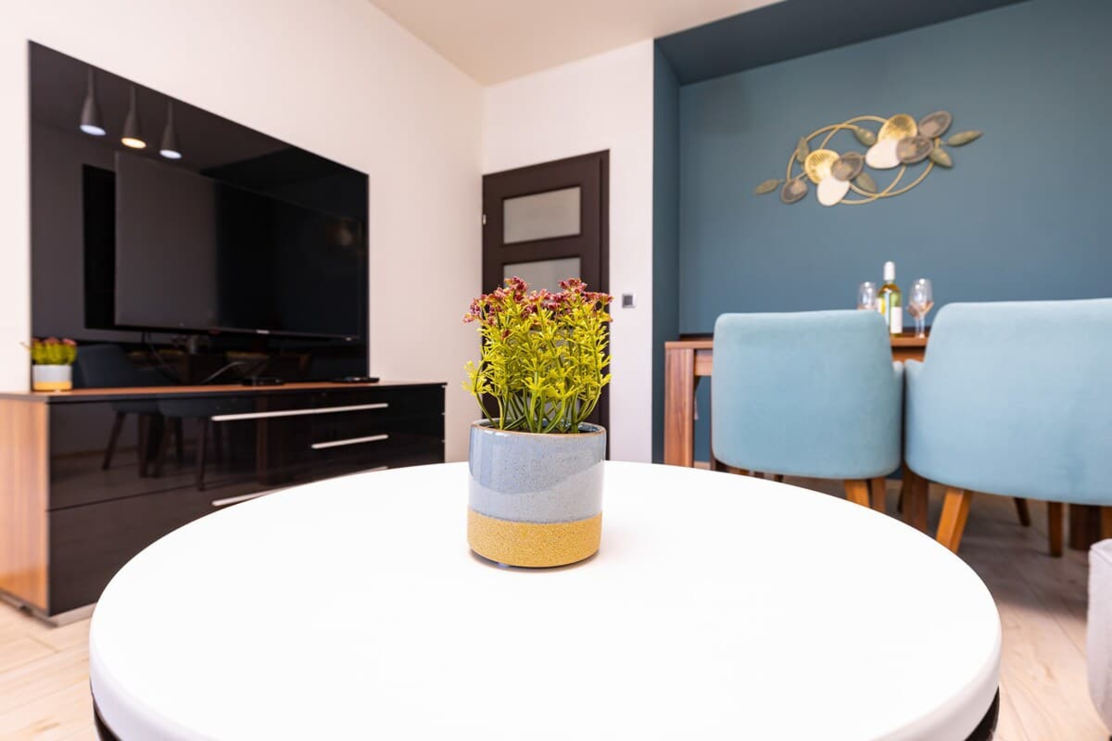 Scoutaround White Logo