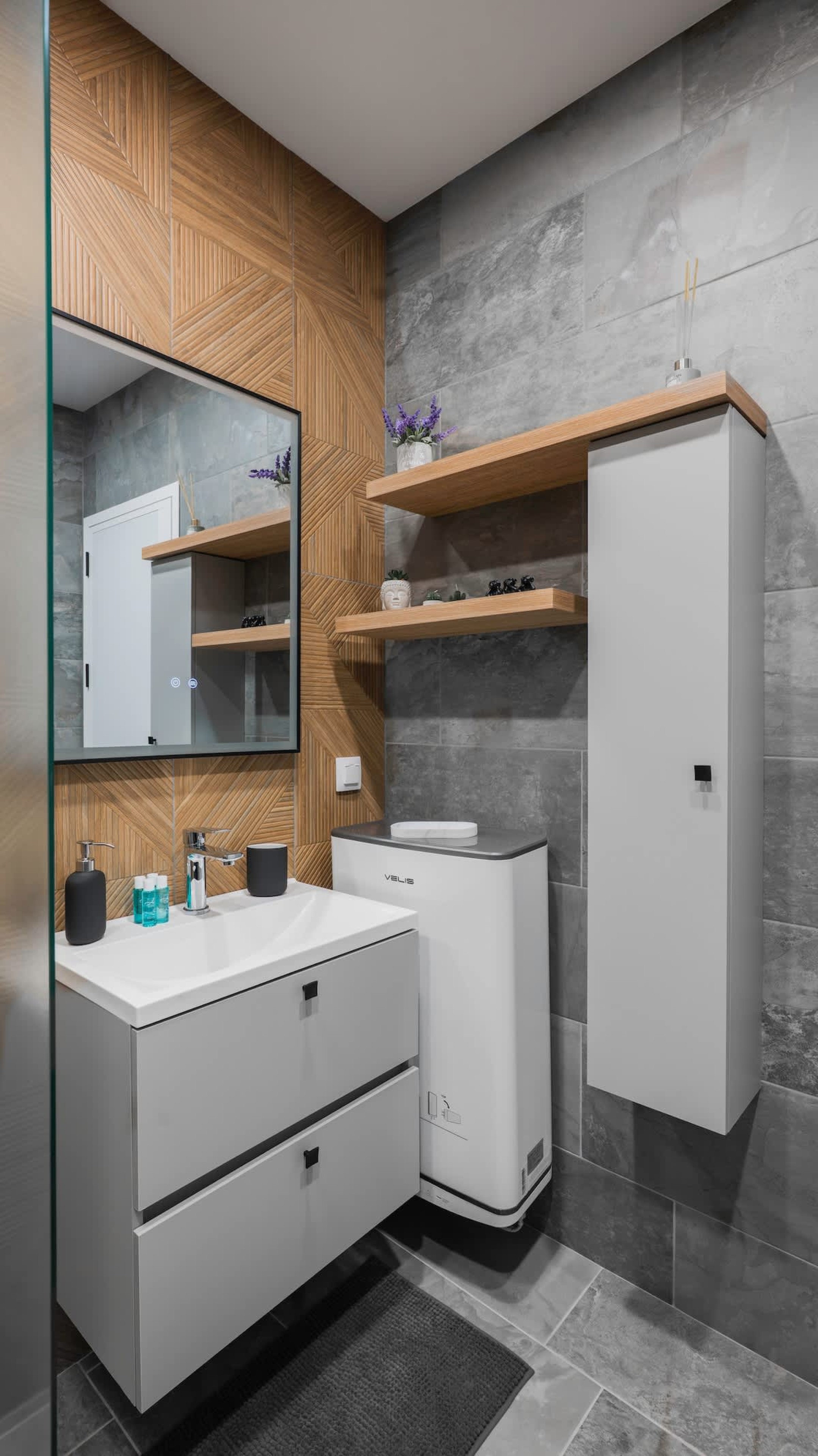 Scoutaround White Logo