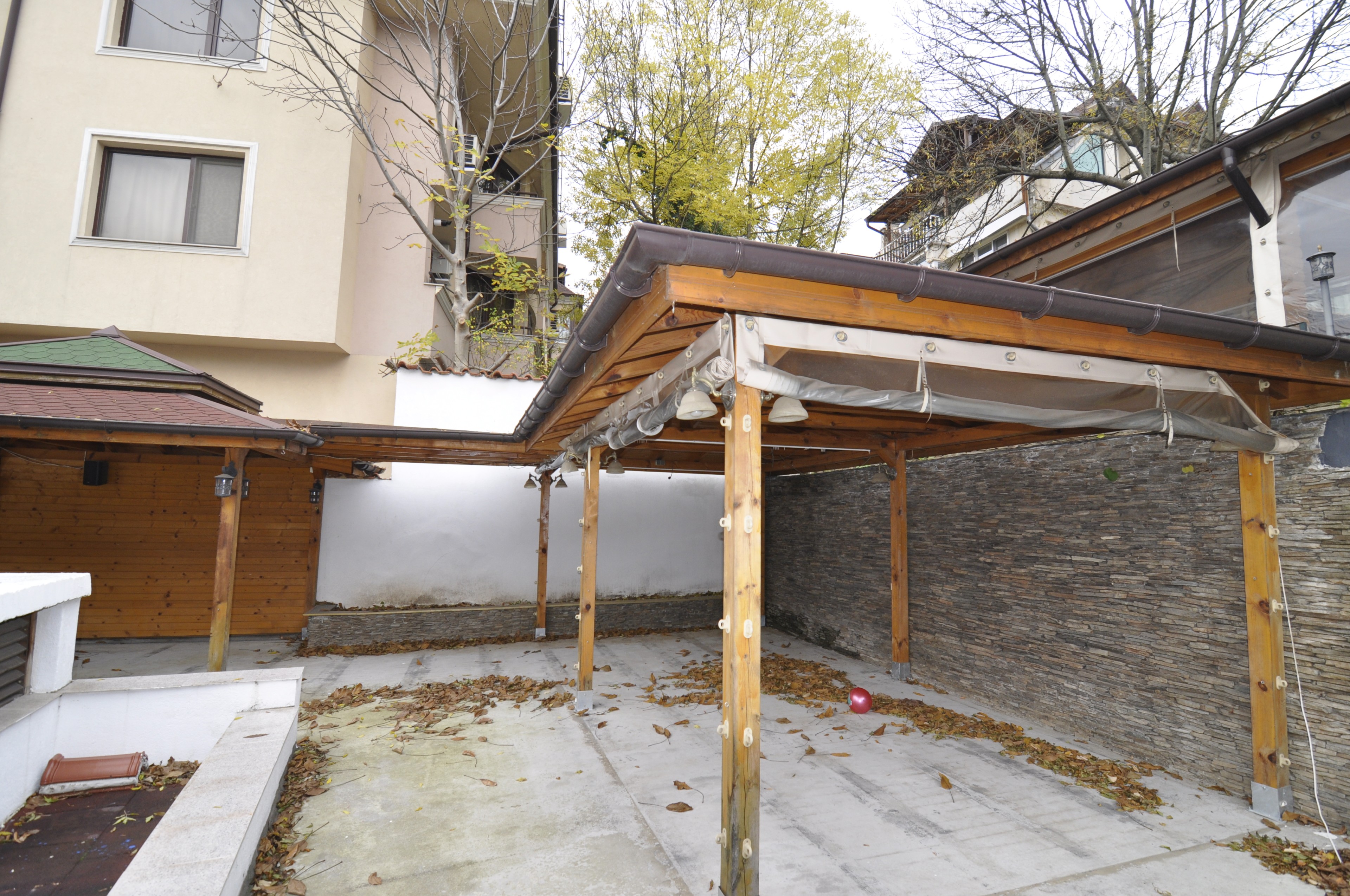 Scoutaround White Logo