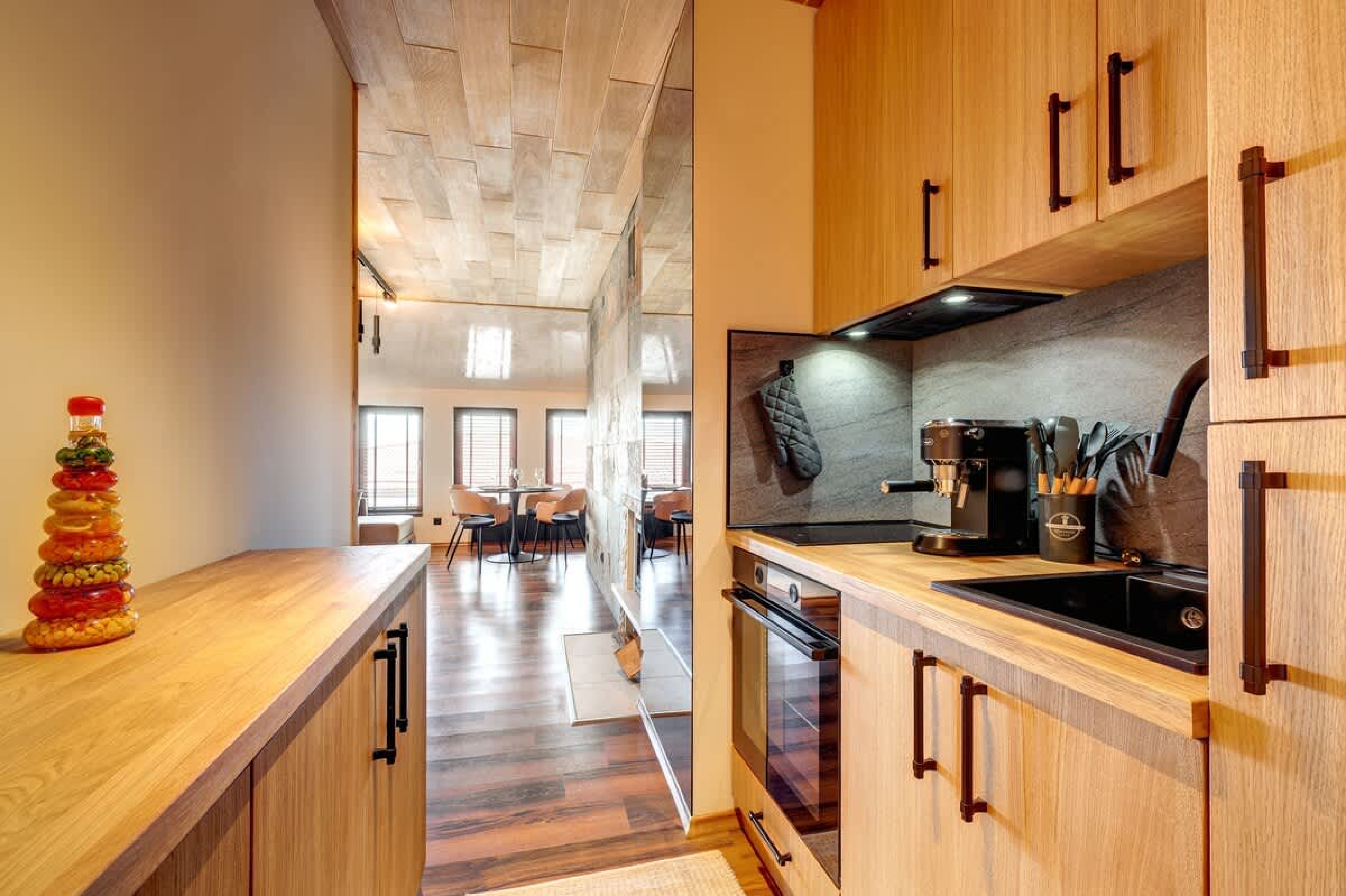 Scoutaround White Logo