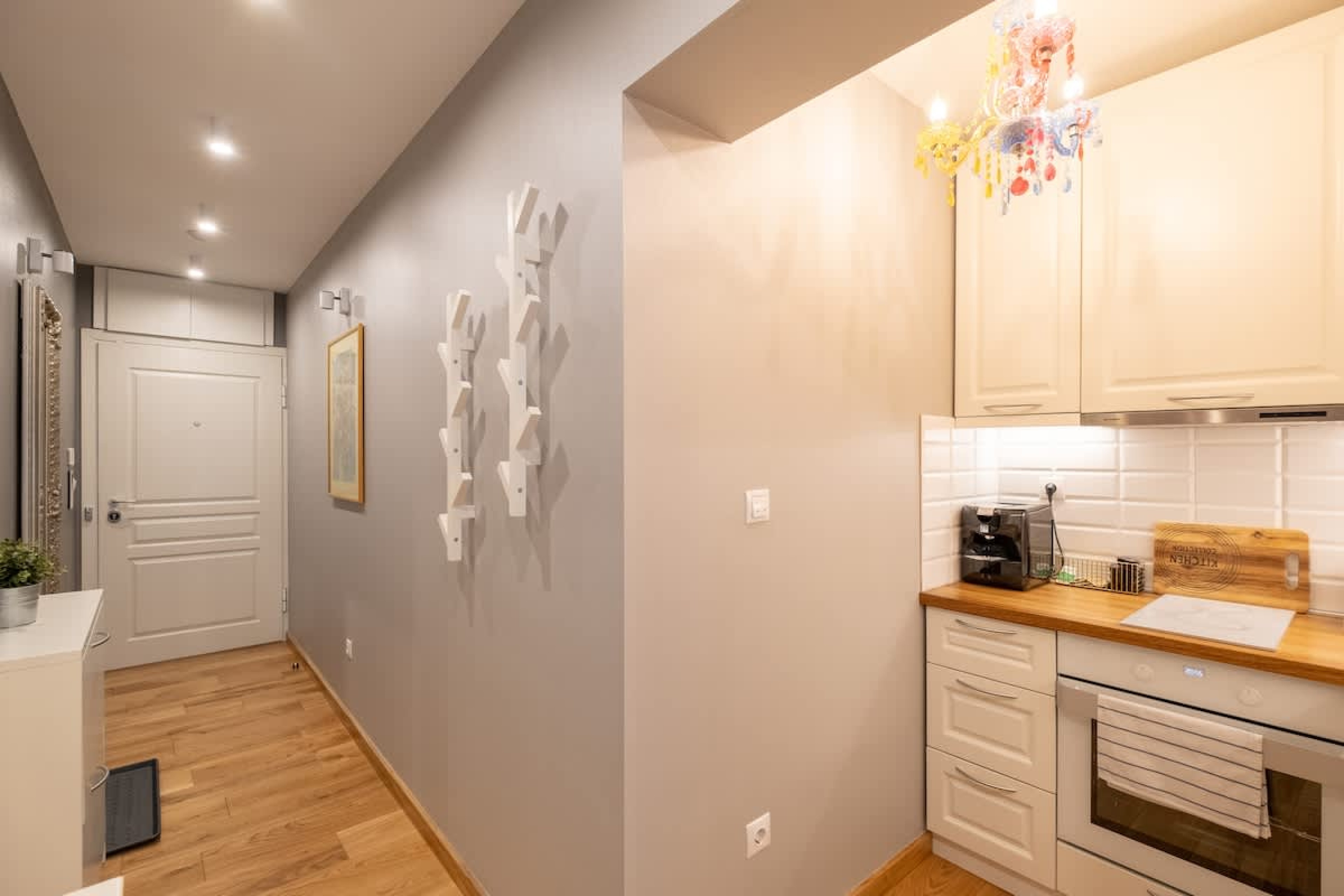 Scoutaround White Logo