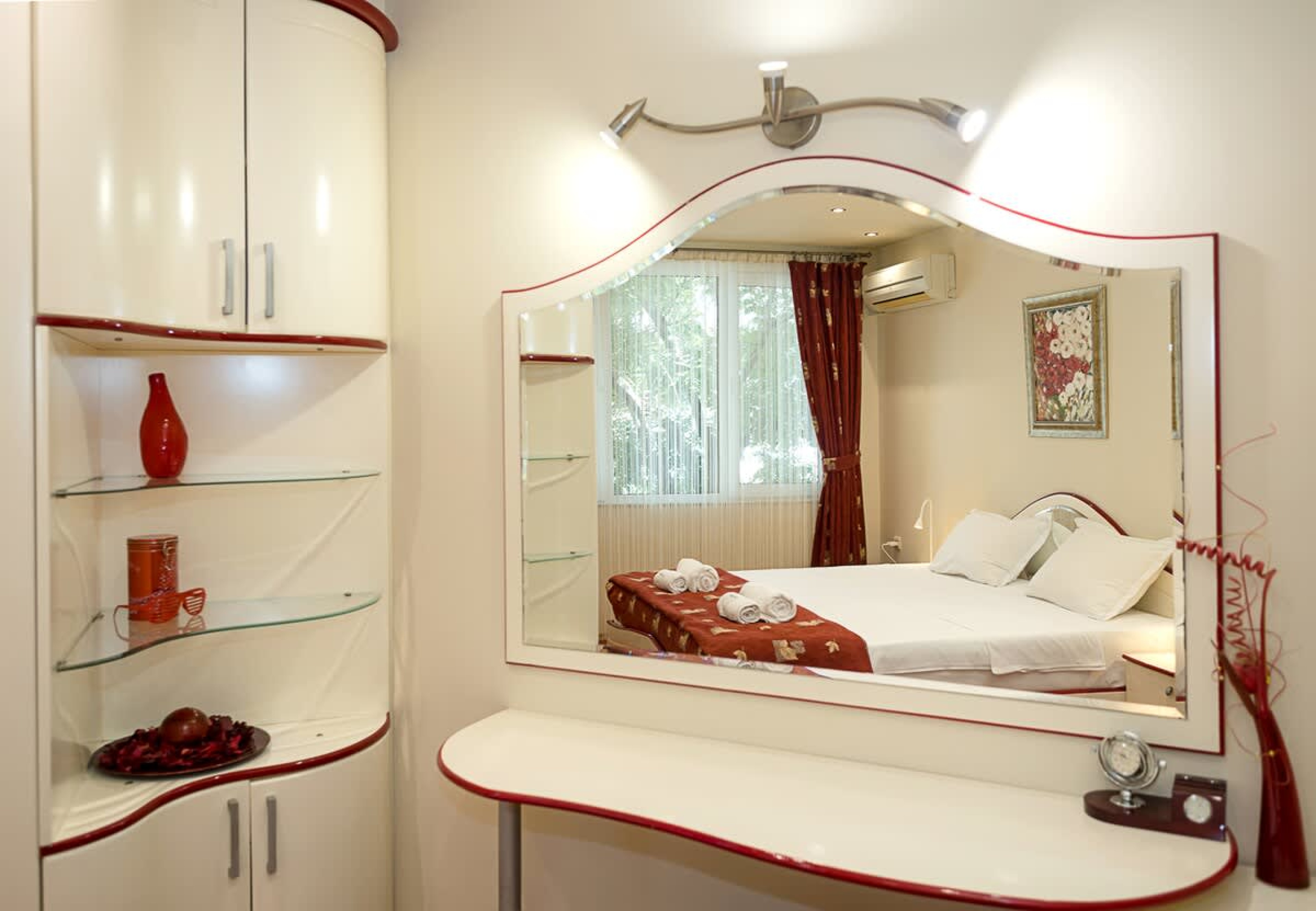 Bright &amp; Spacious 2-Bedroom Flat in Central Varna - Photo 17