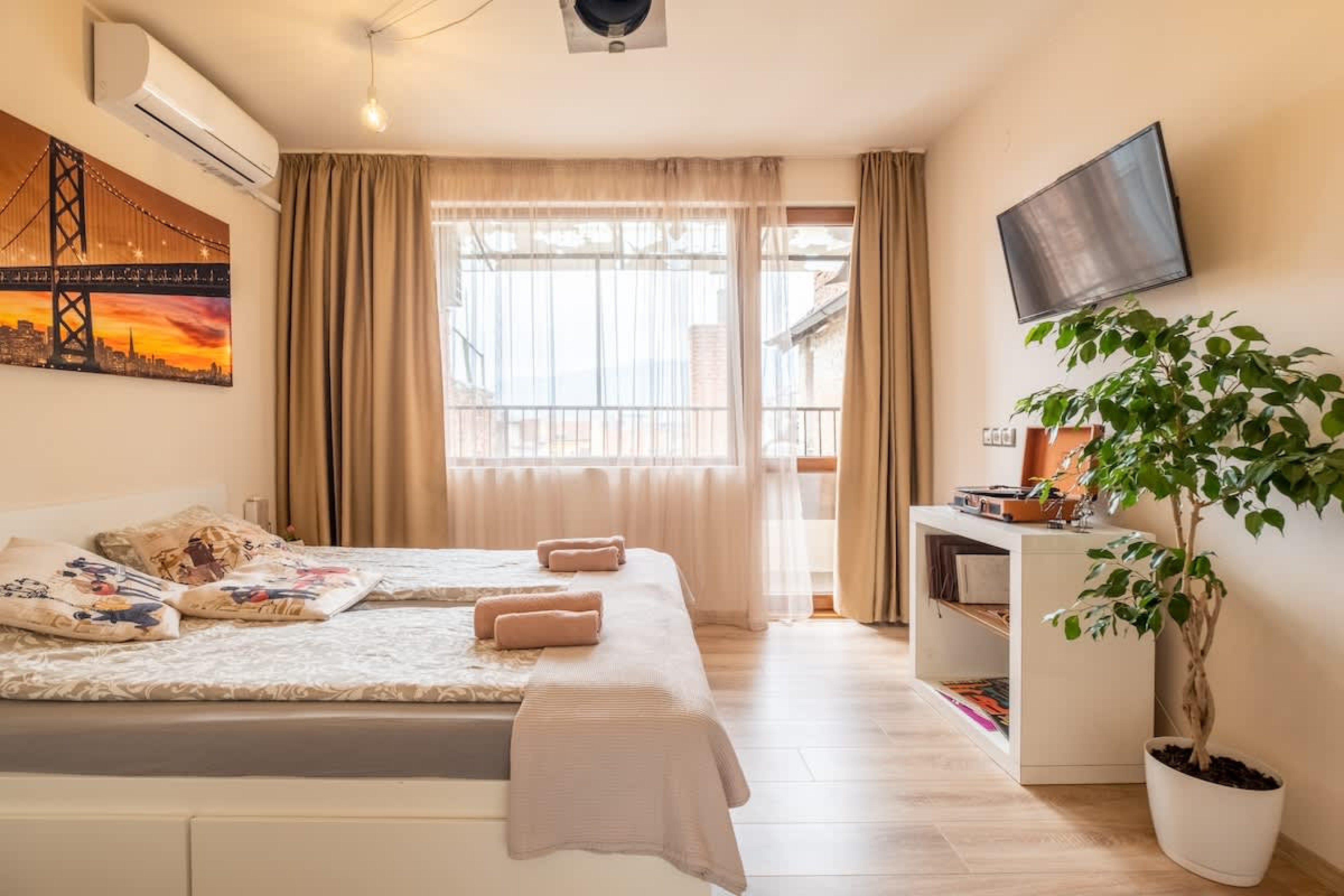 Scoutaround White Logo