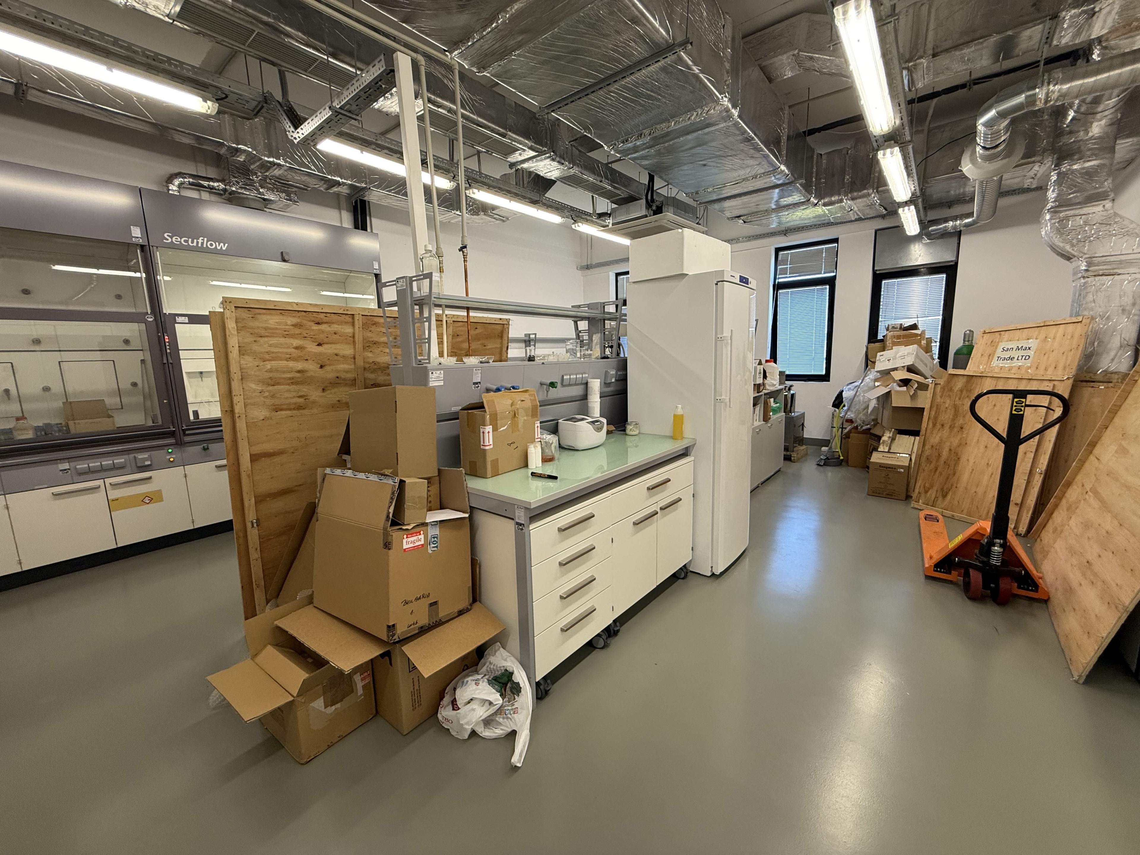 Scoutaround White Logo