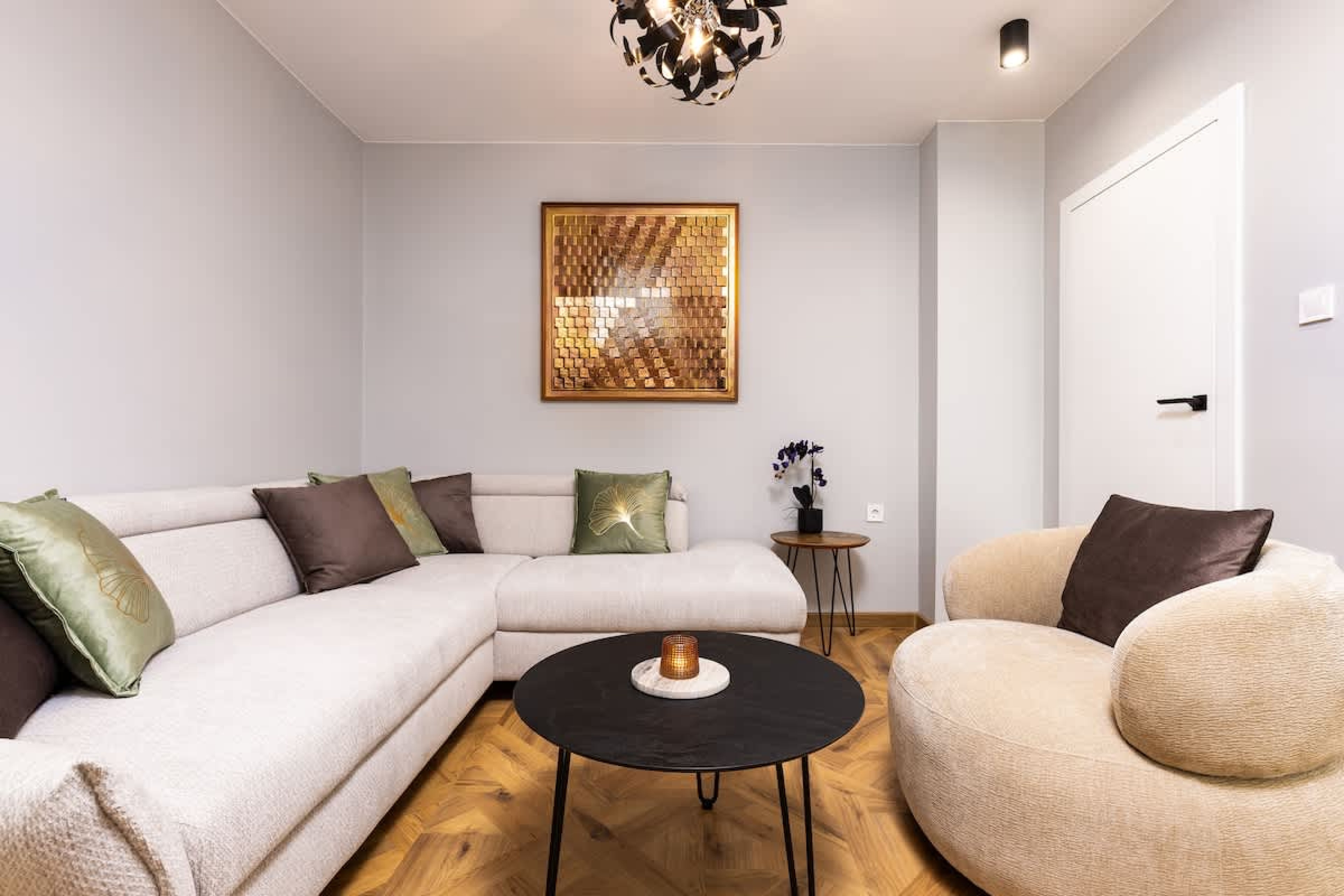 Scoutaround White Logo