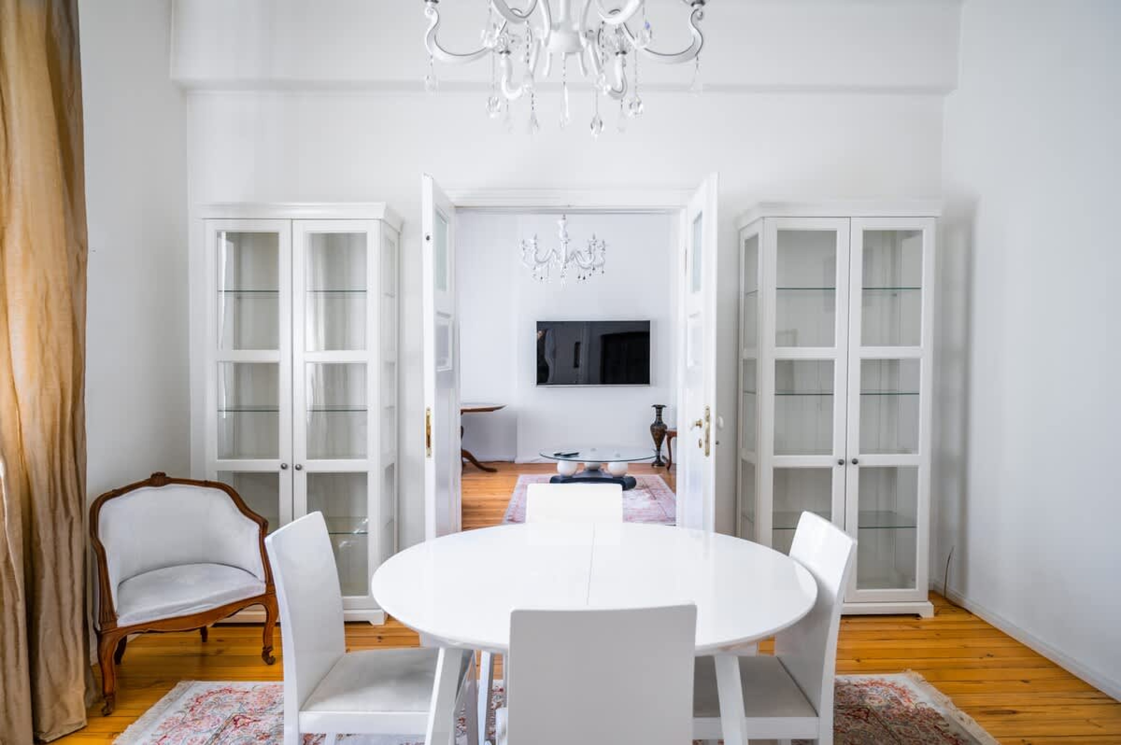 Scoutaround White Logo