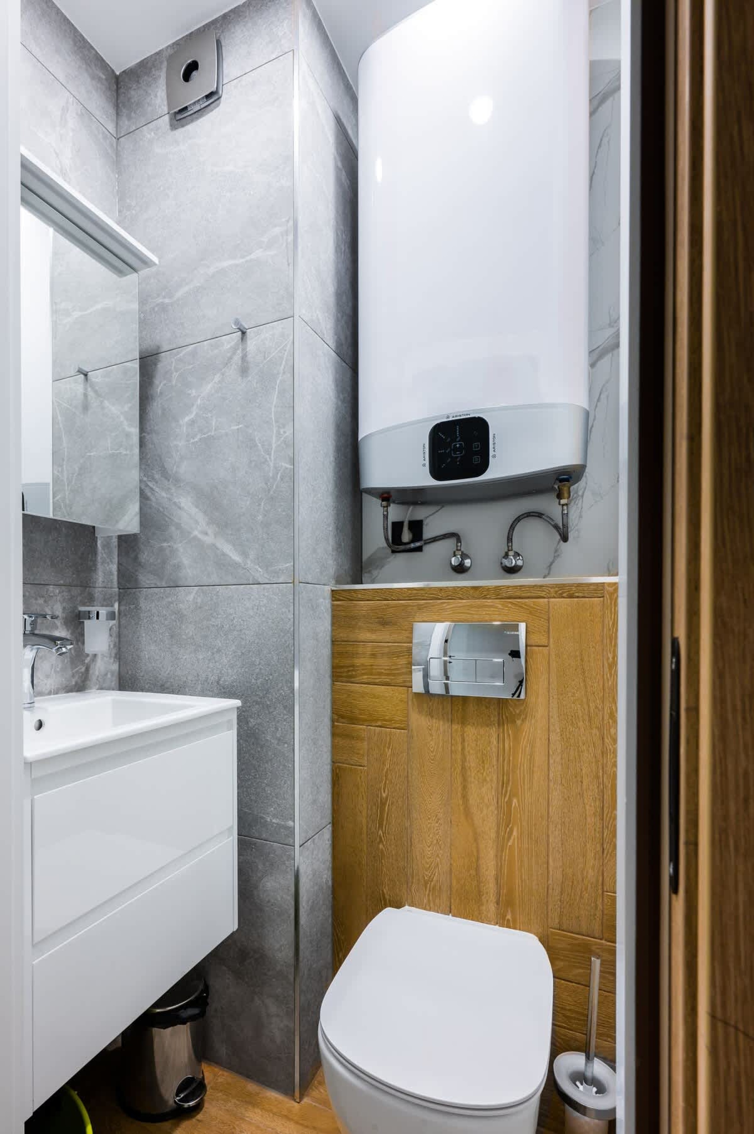 Scoutaround White Logo