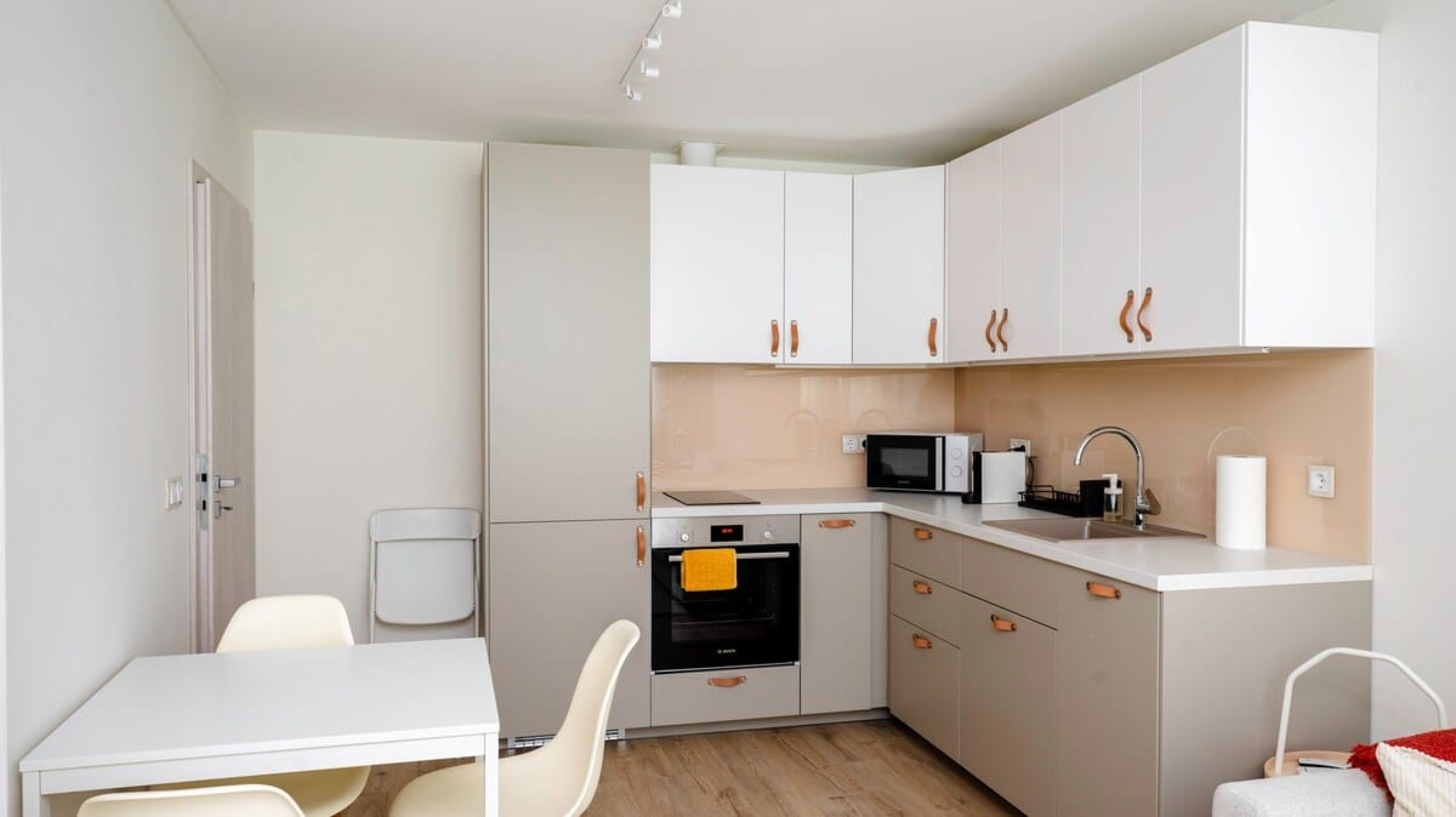 Scoutaround White Logo