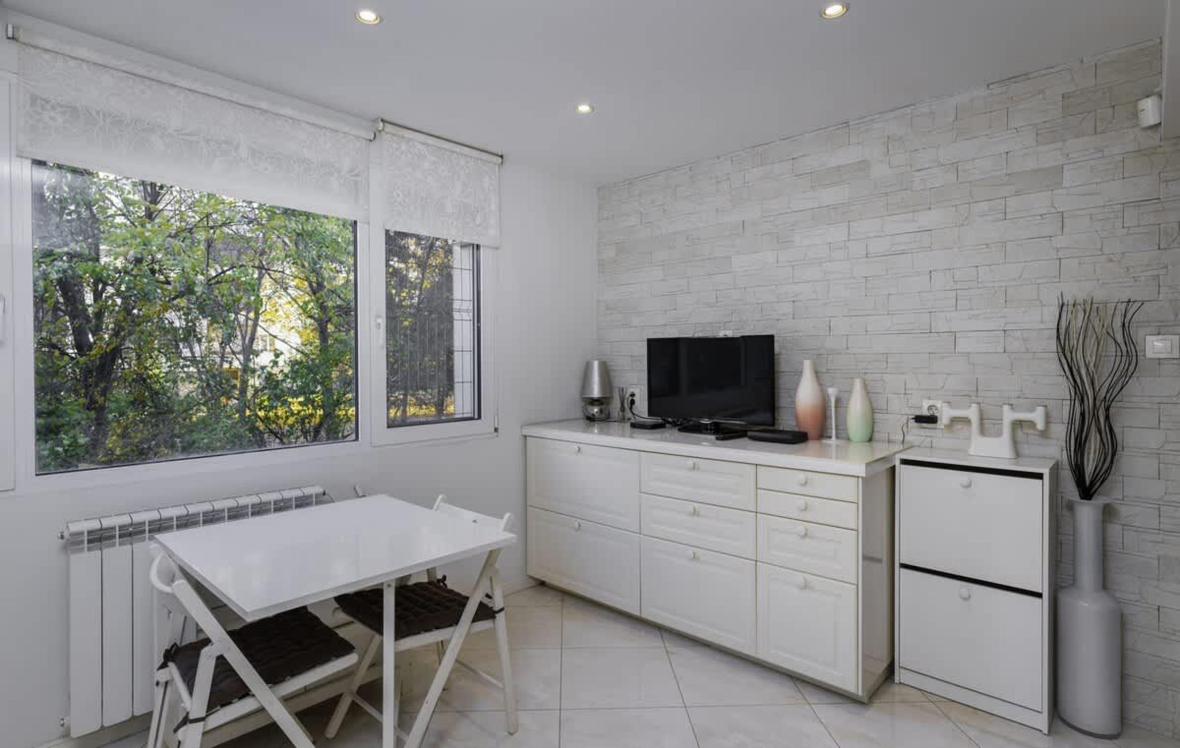 Scoutaround White Logo