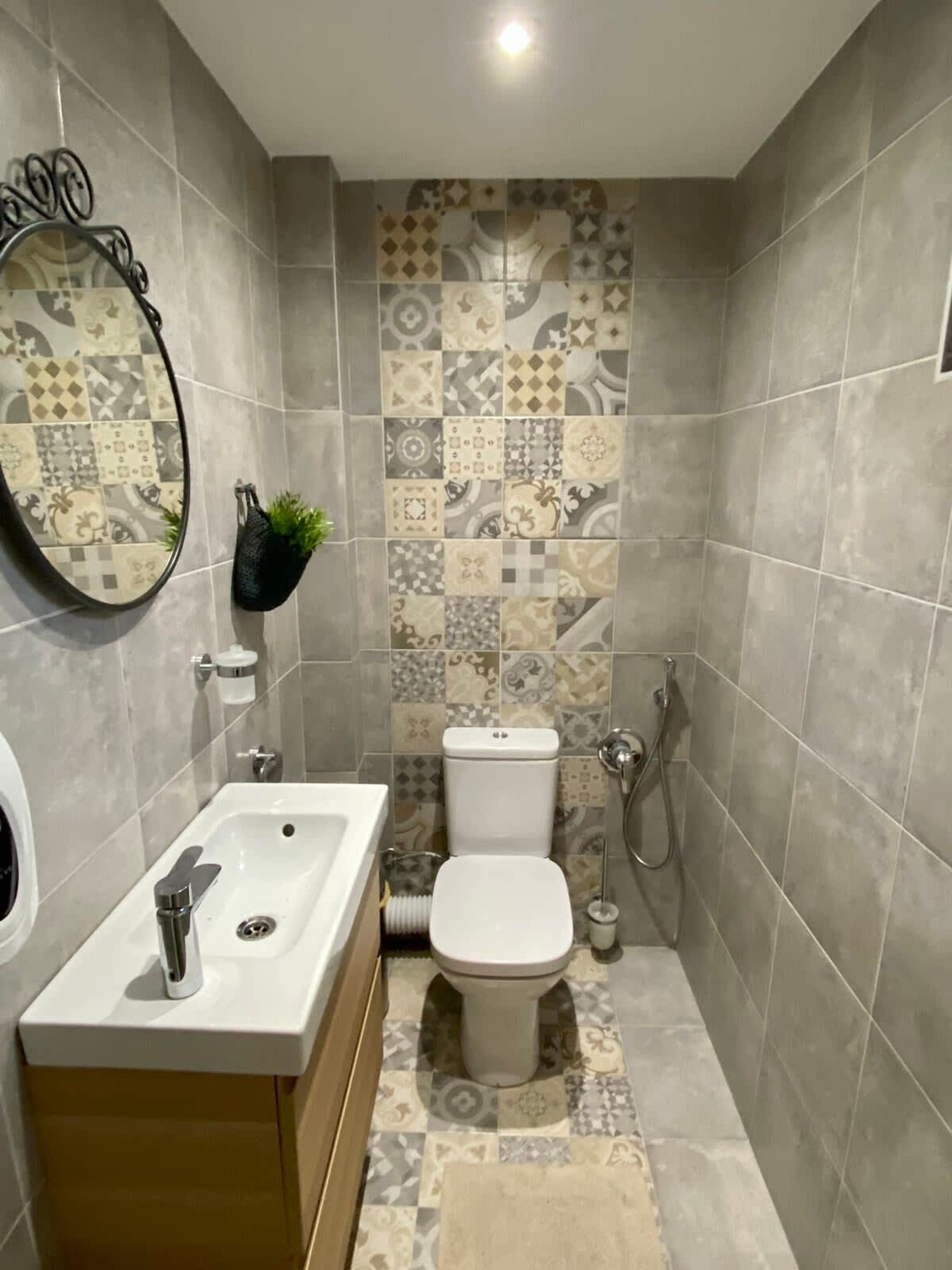 Scoutaround White Logo