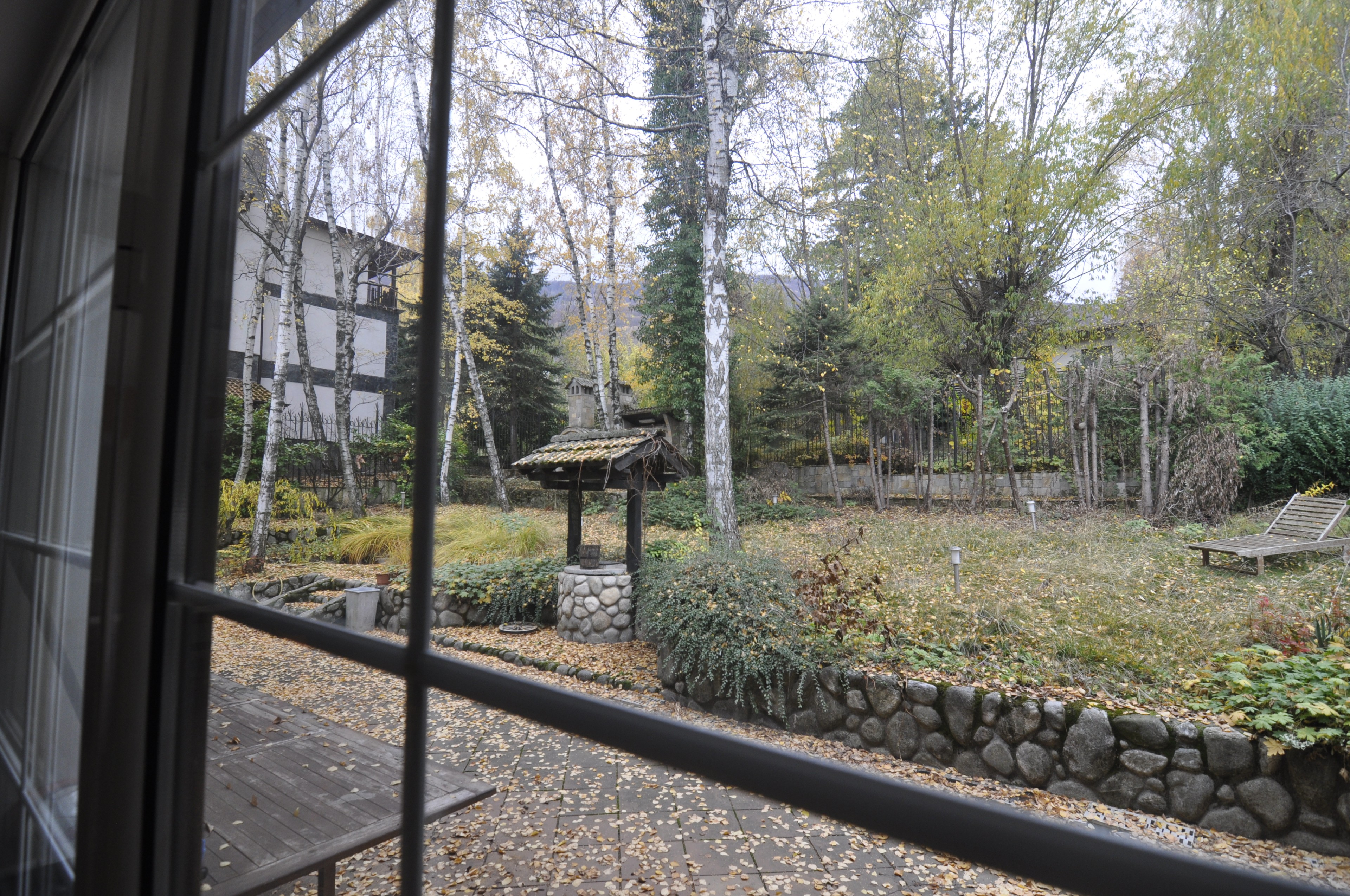 Scoutaround White Logo