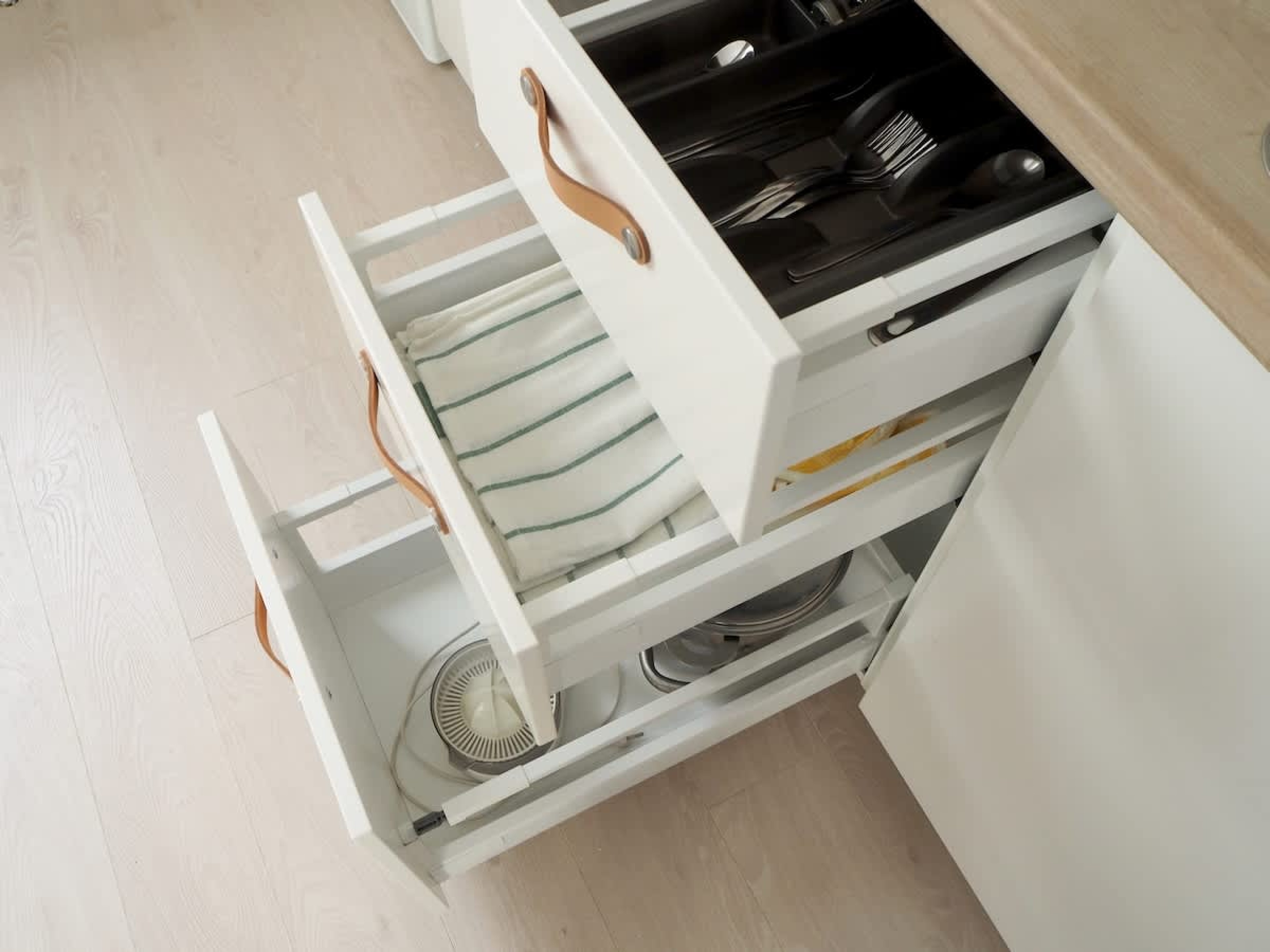 Scoutaround White Logo