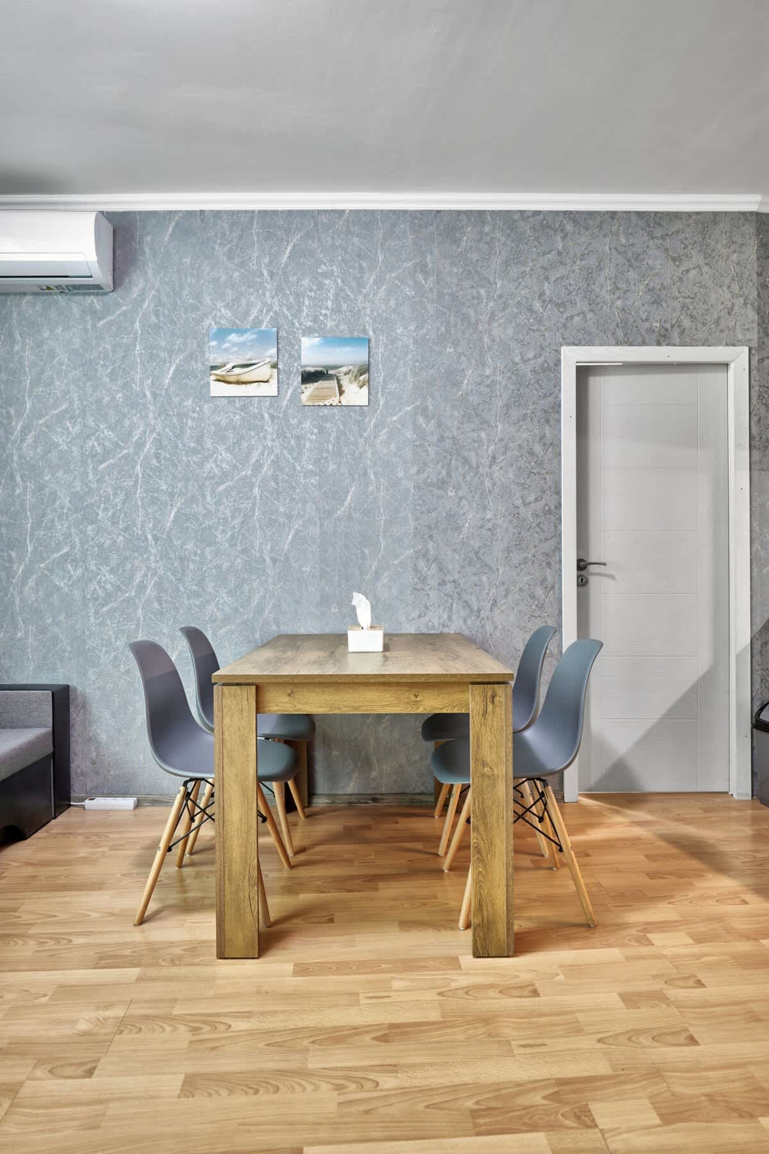 Scoutaround White Logo