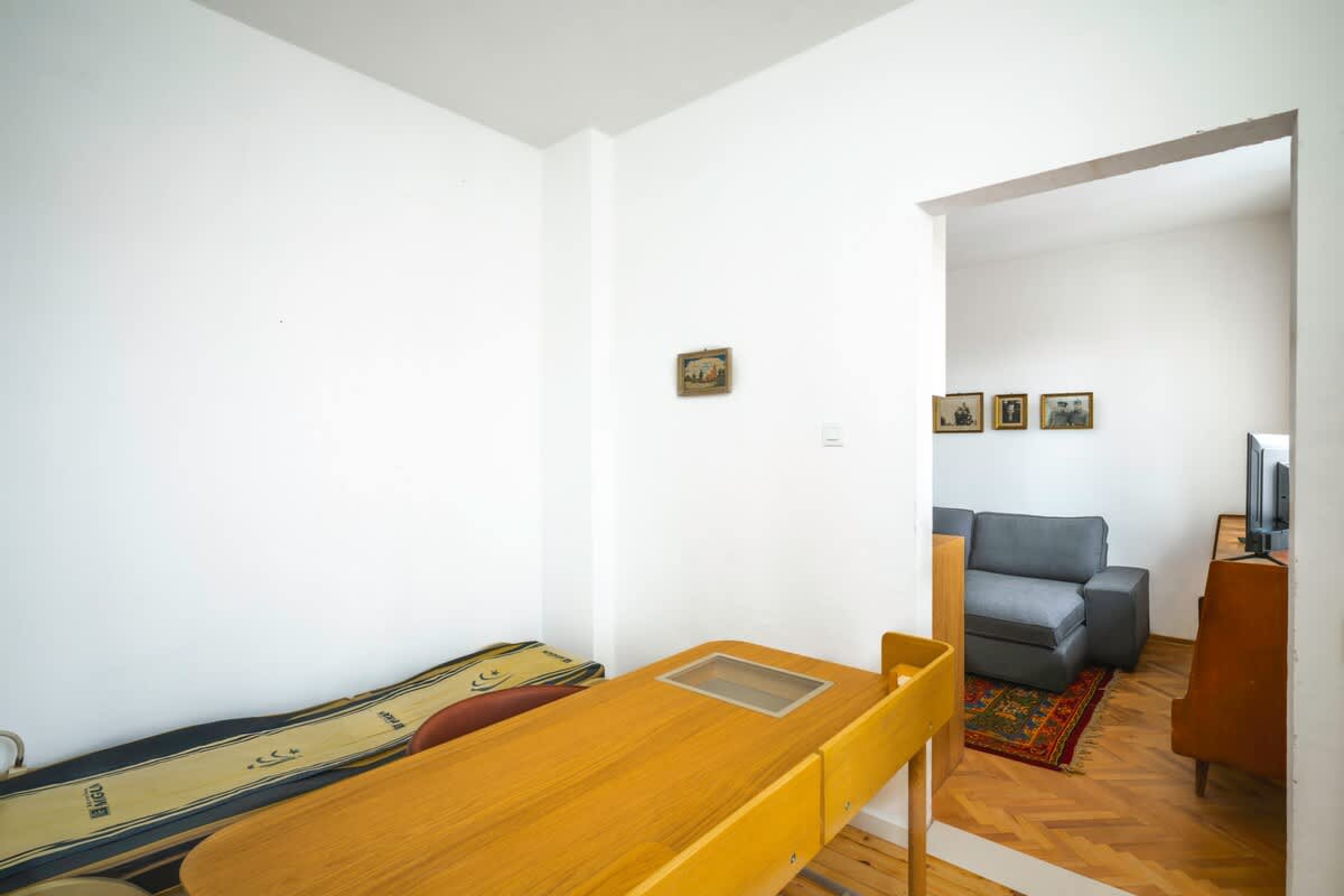 Scoutaround White Logo