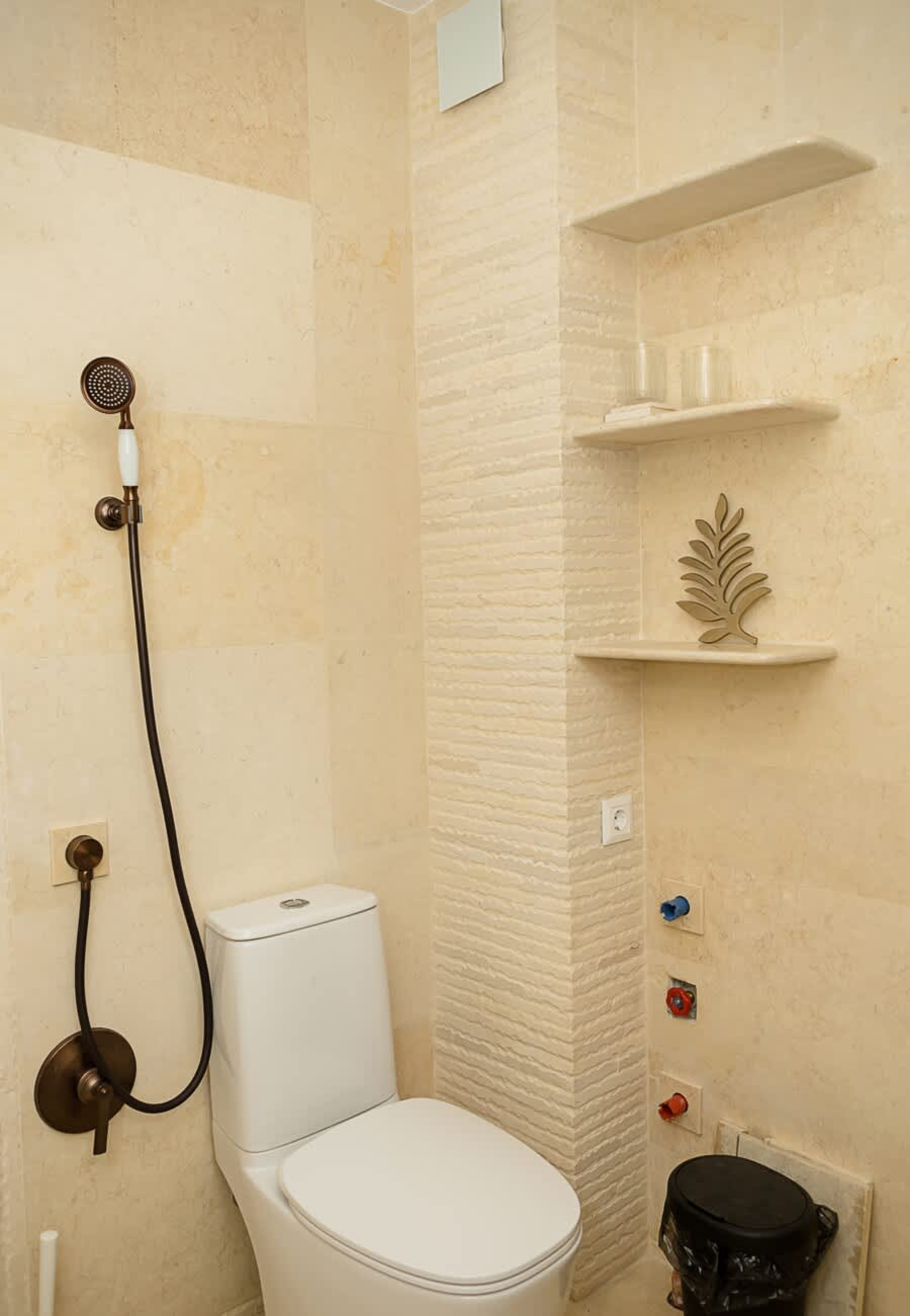 Scoutaround White Logo