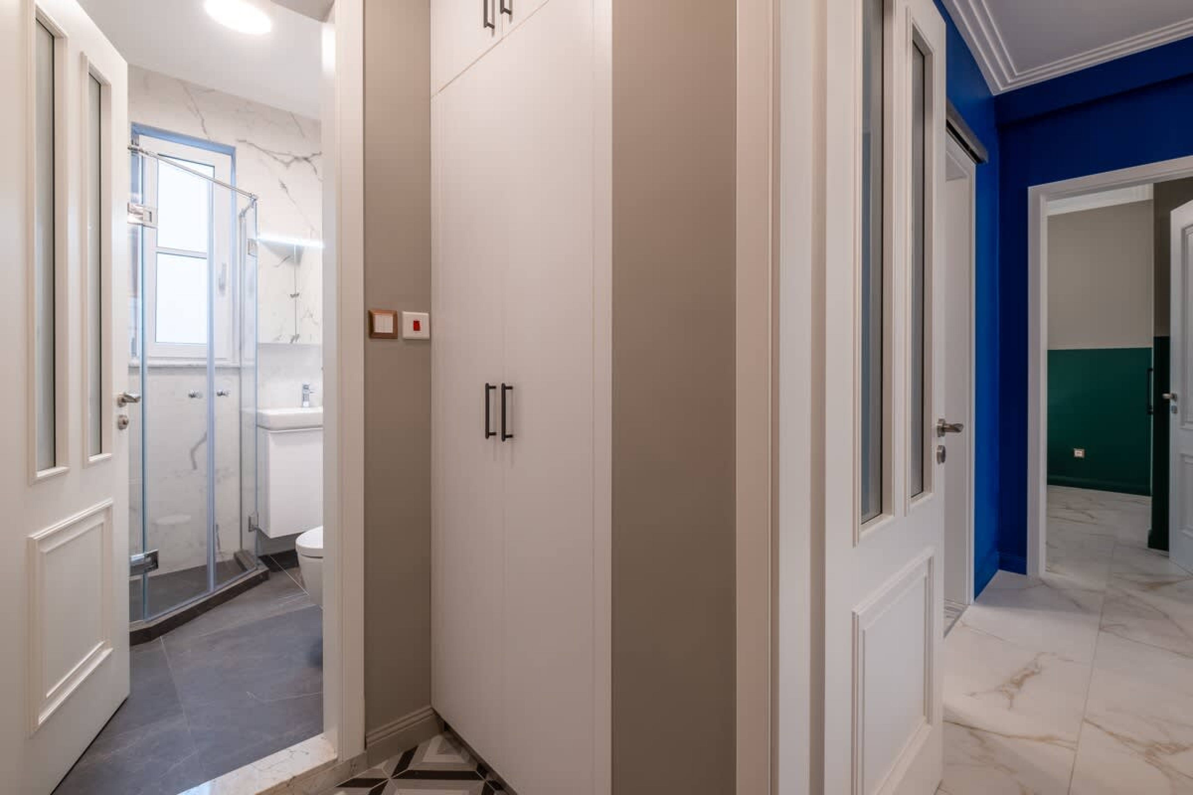 Scoutaround White Logo