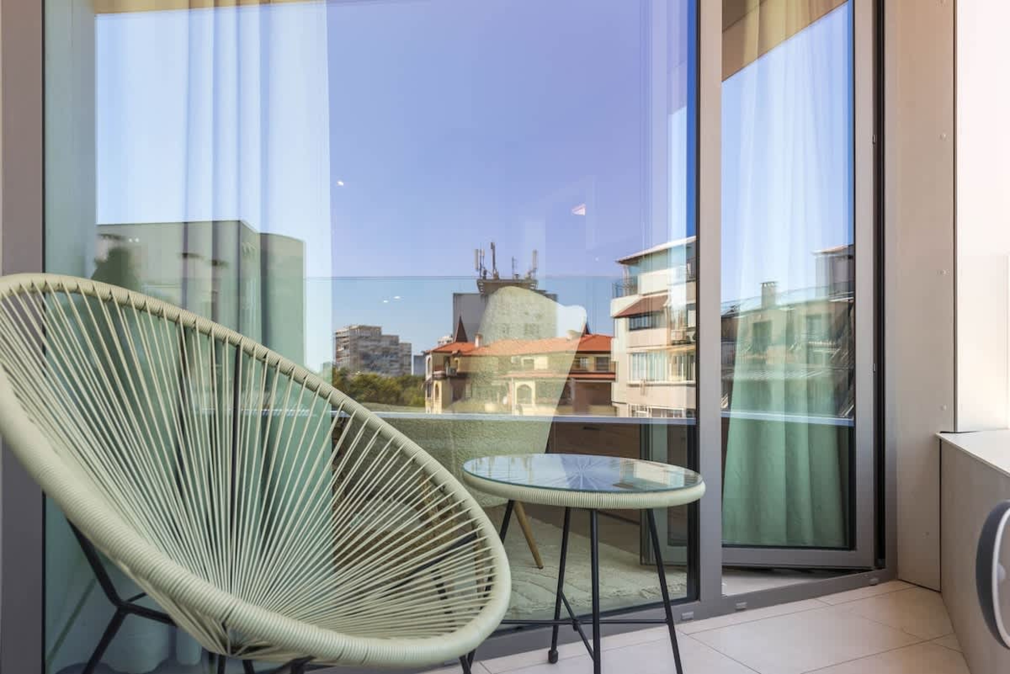 Scoutaround White Logo