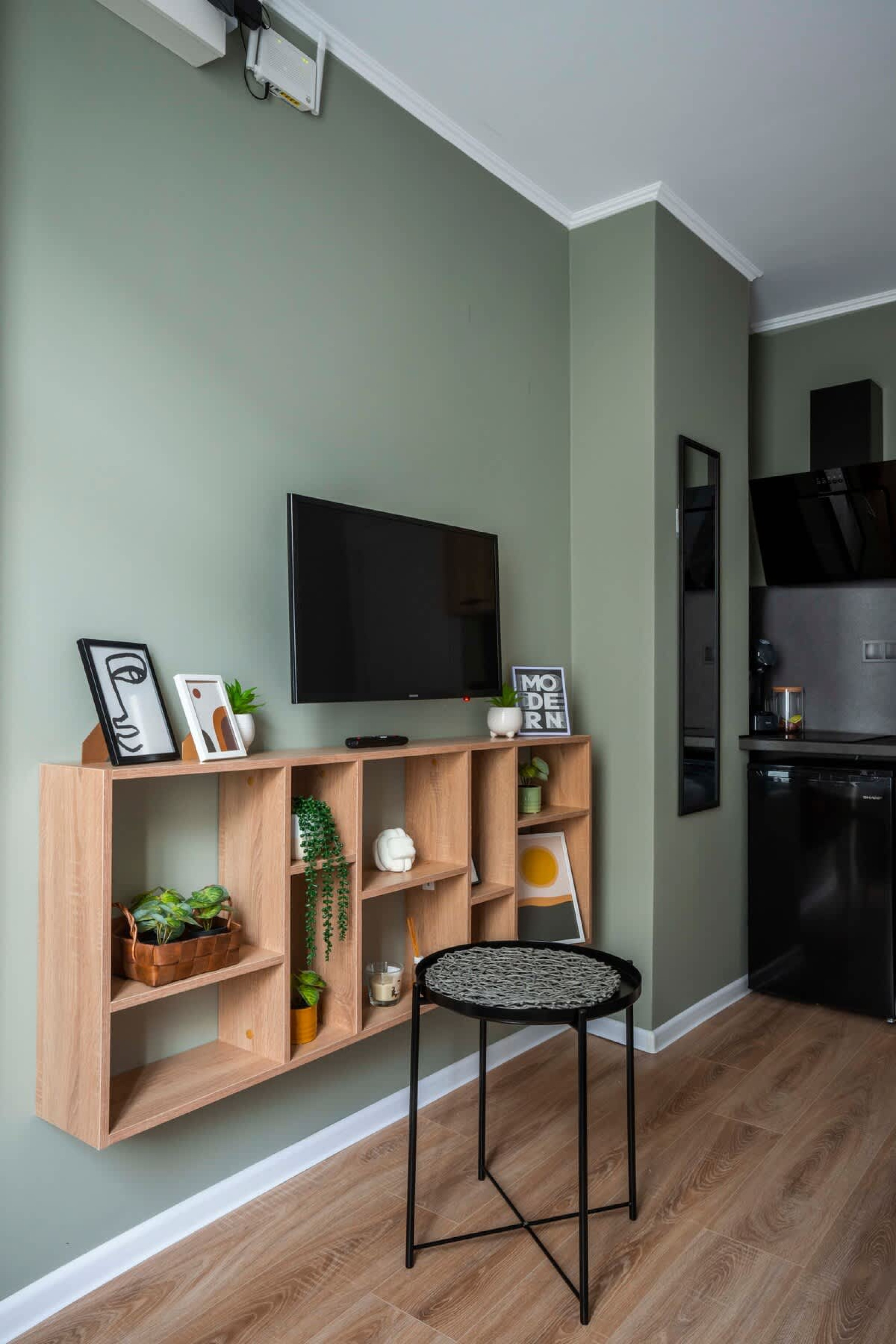 Scoutaround White Logo