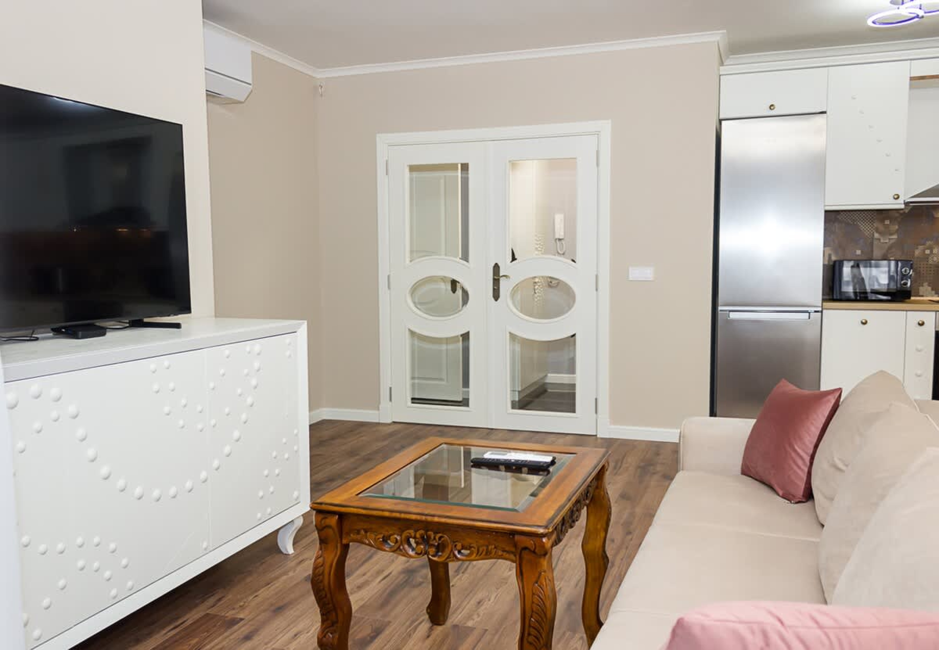 2BD Home In The Heart Of Varna with Parking - Gold - Photo 11