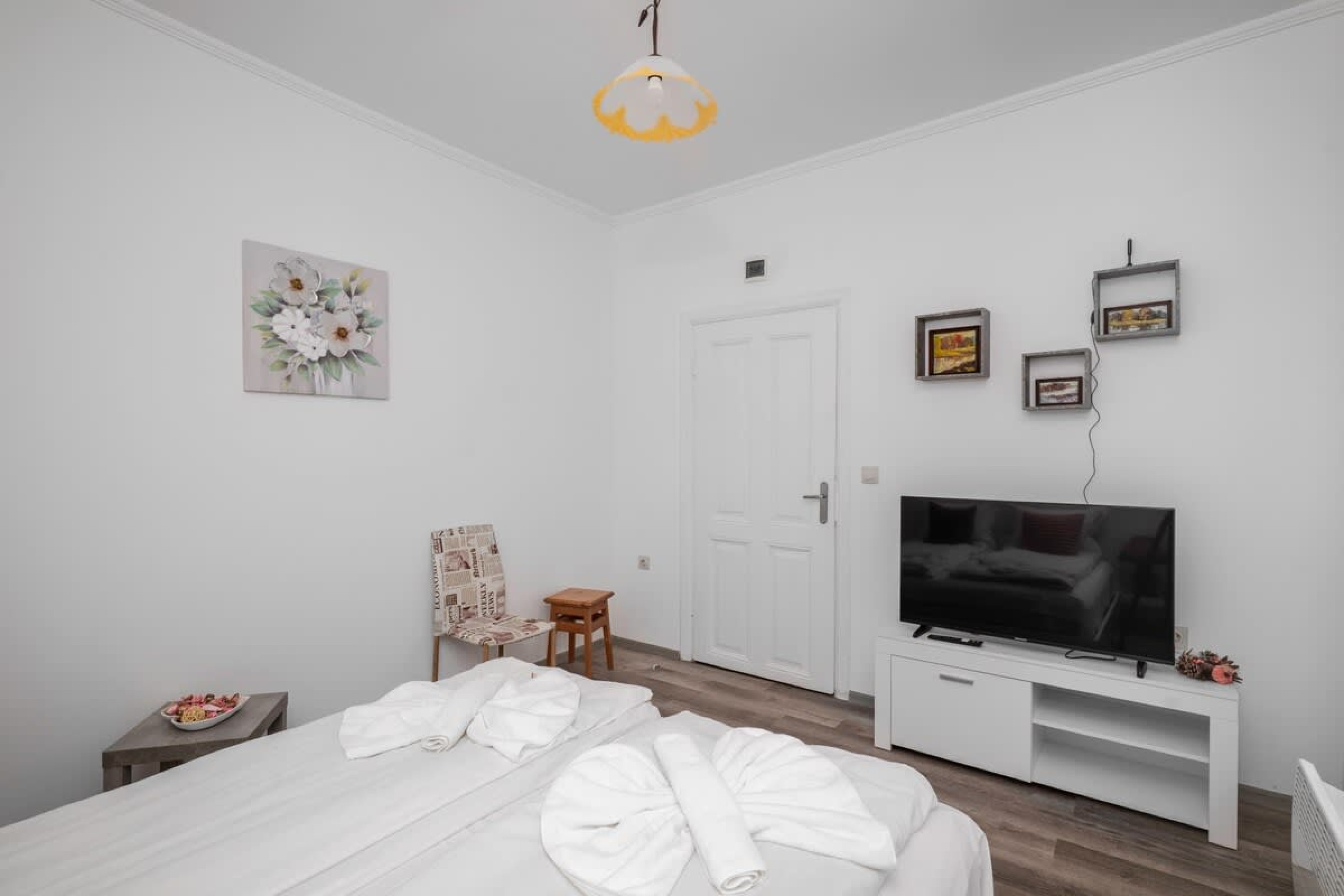 Scoutaround White Logo