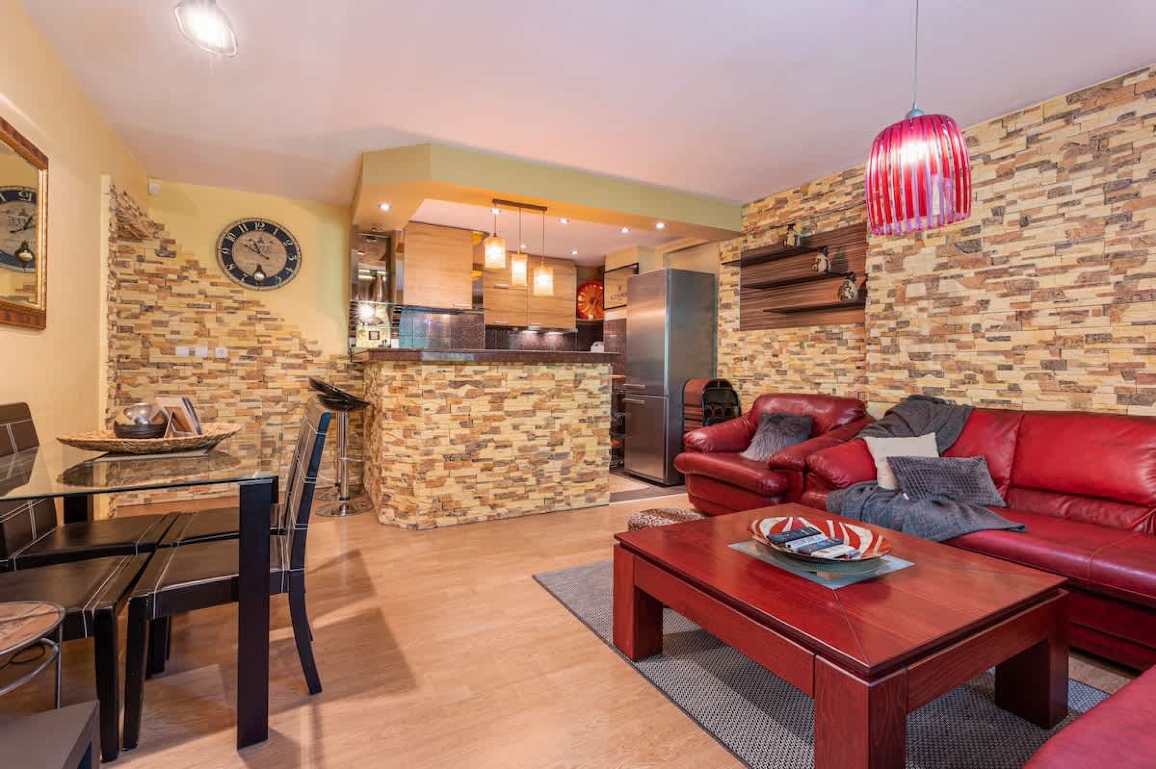 Scoutaround White Logo