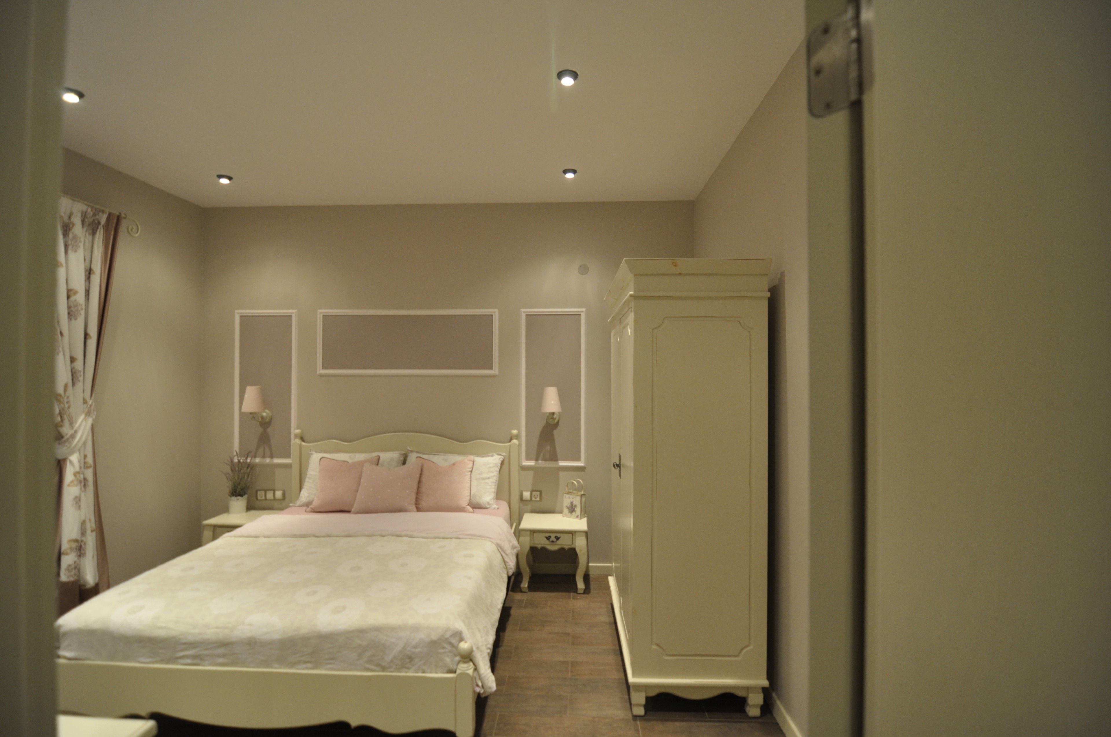 Scoutaround White Logo