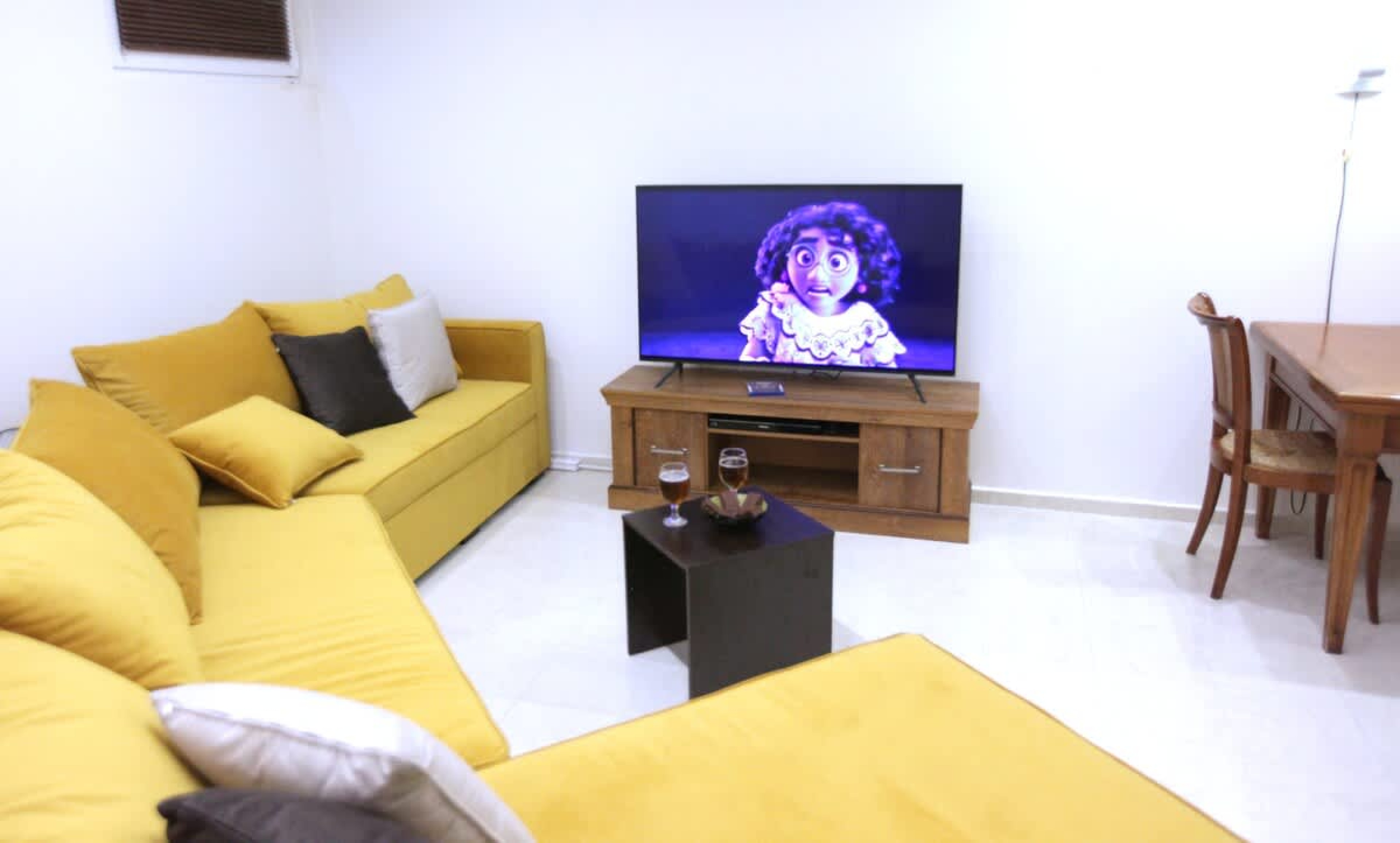 Scoutaround White Logo