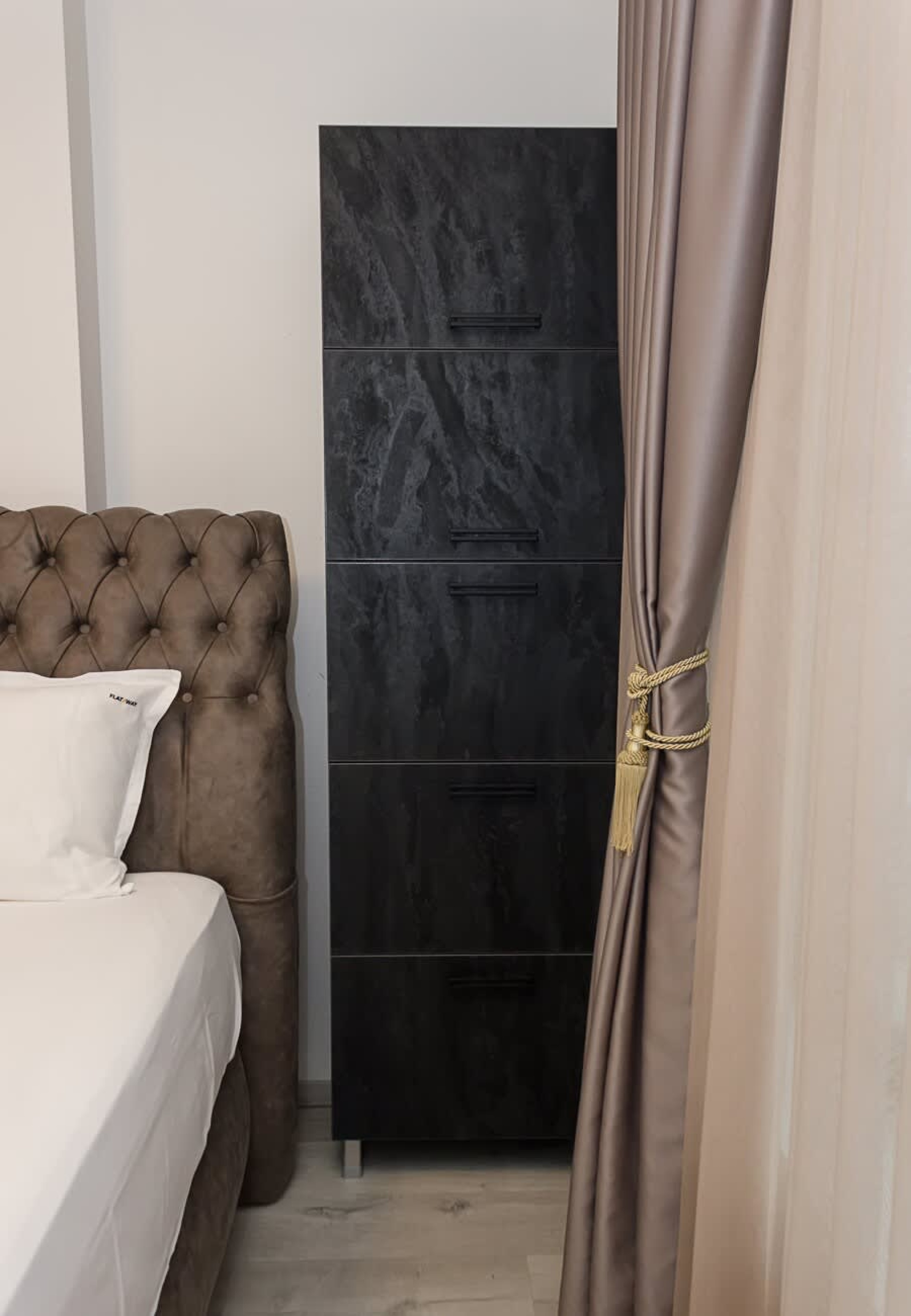 Scoutaround White Logo