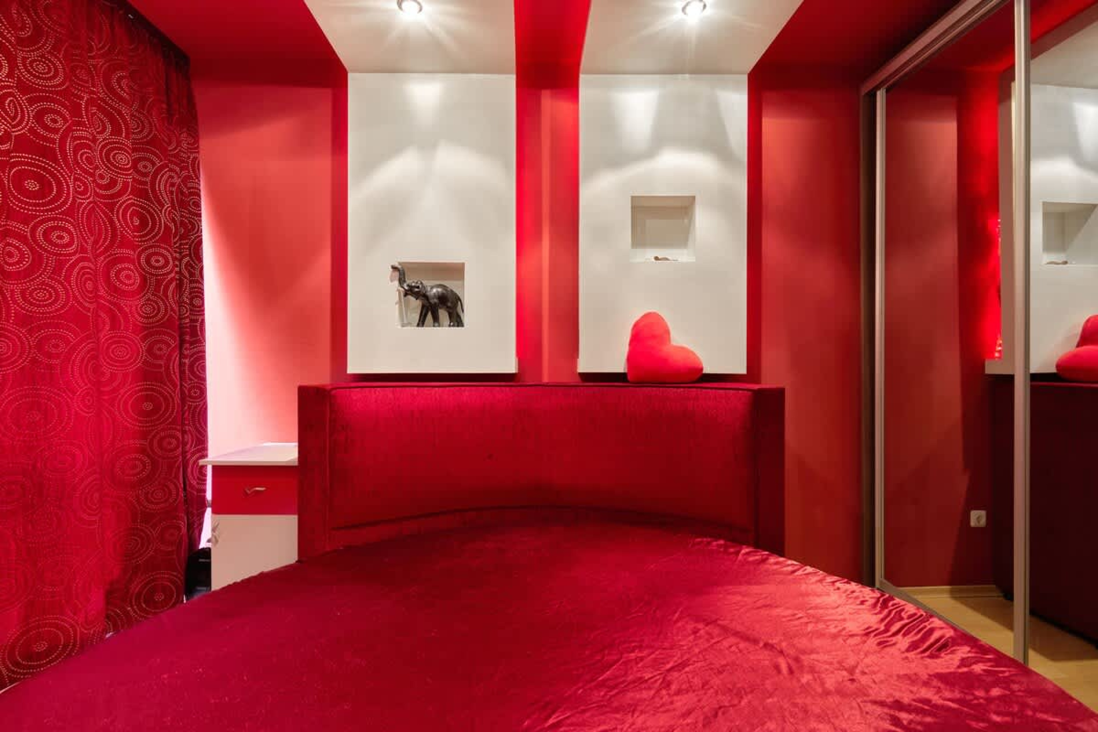 Scoutaround White Logo