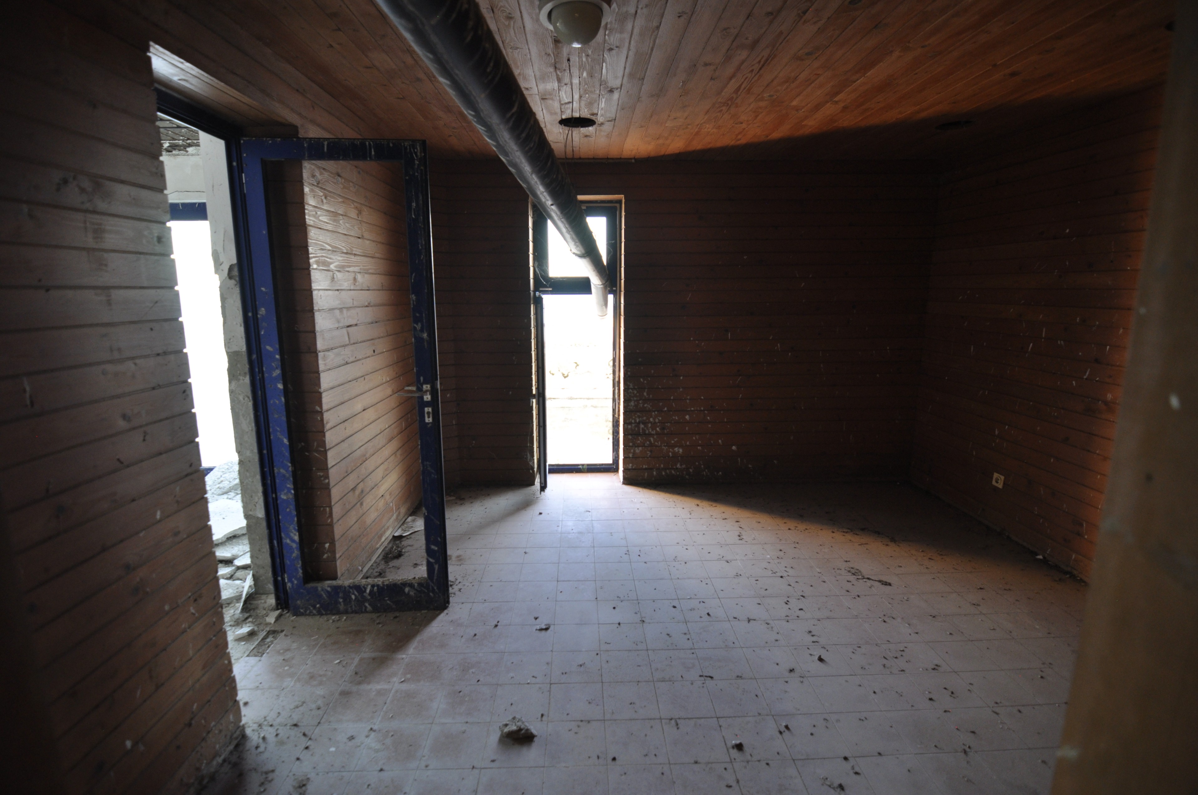 Scoutaround White Logo