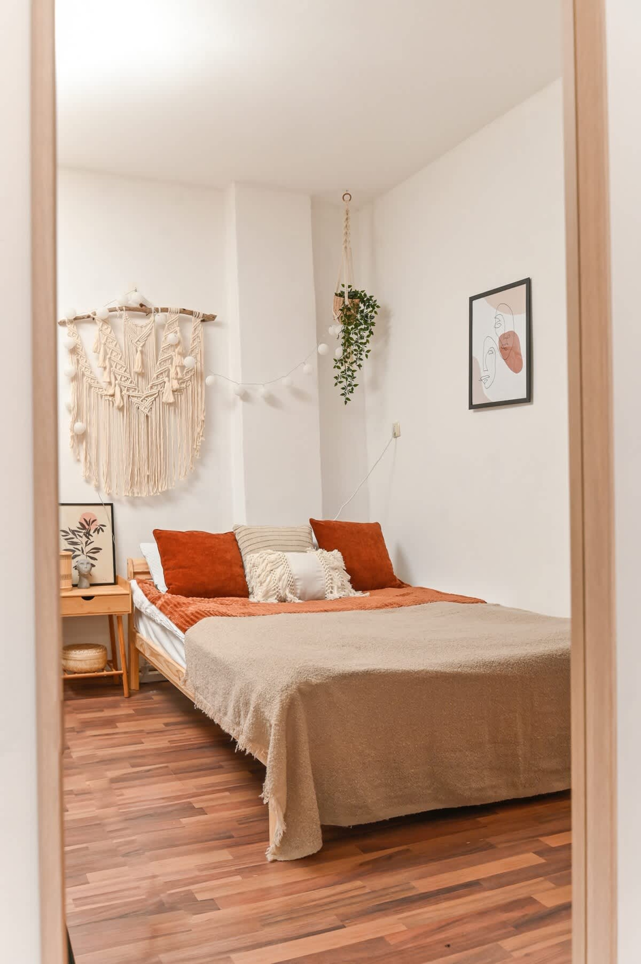 Scoutaround White Logo