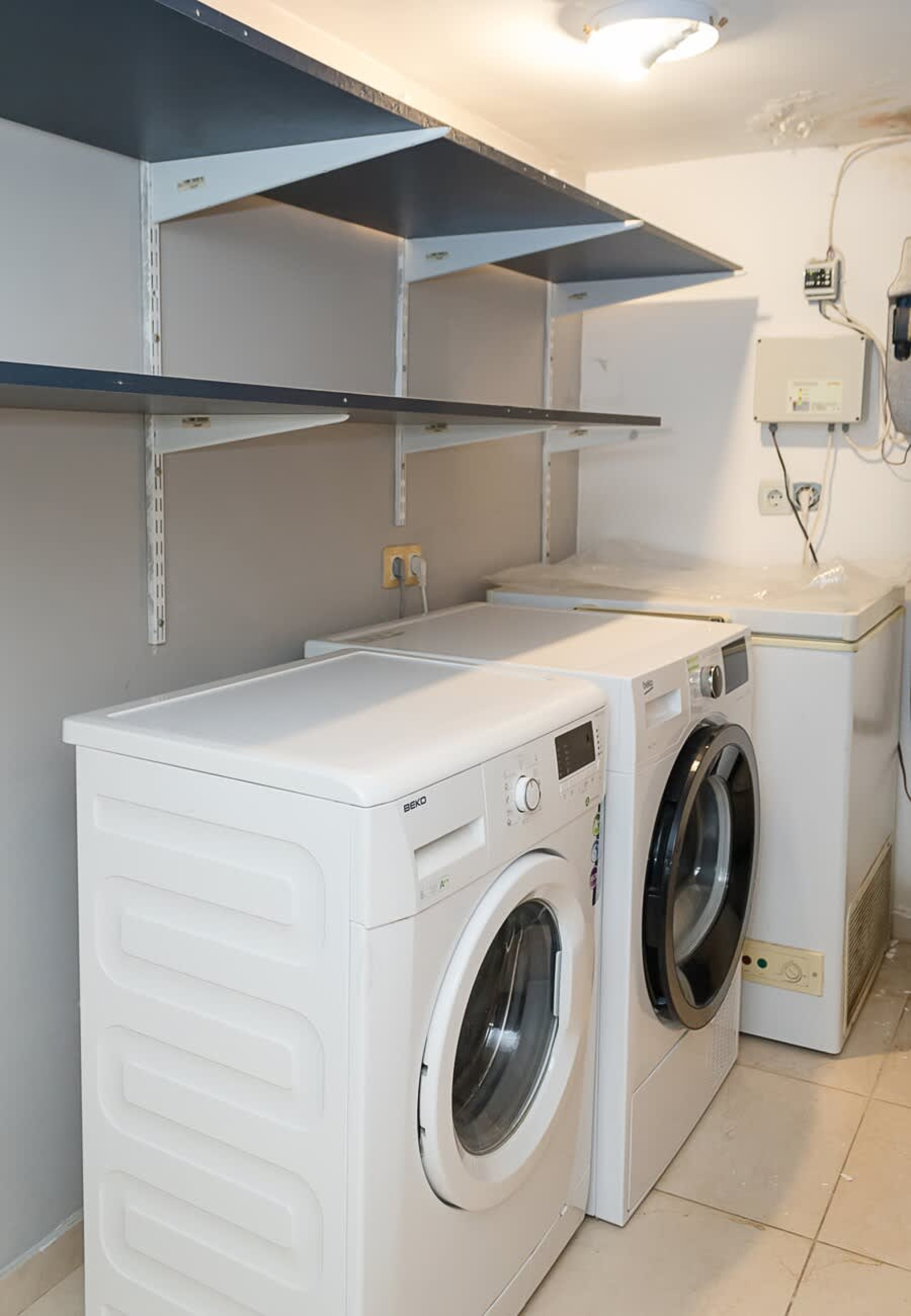 Scoutaround White Logo