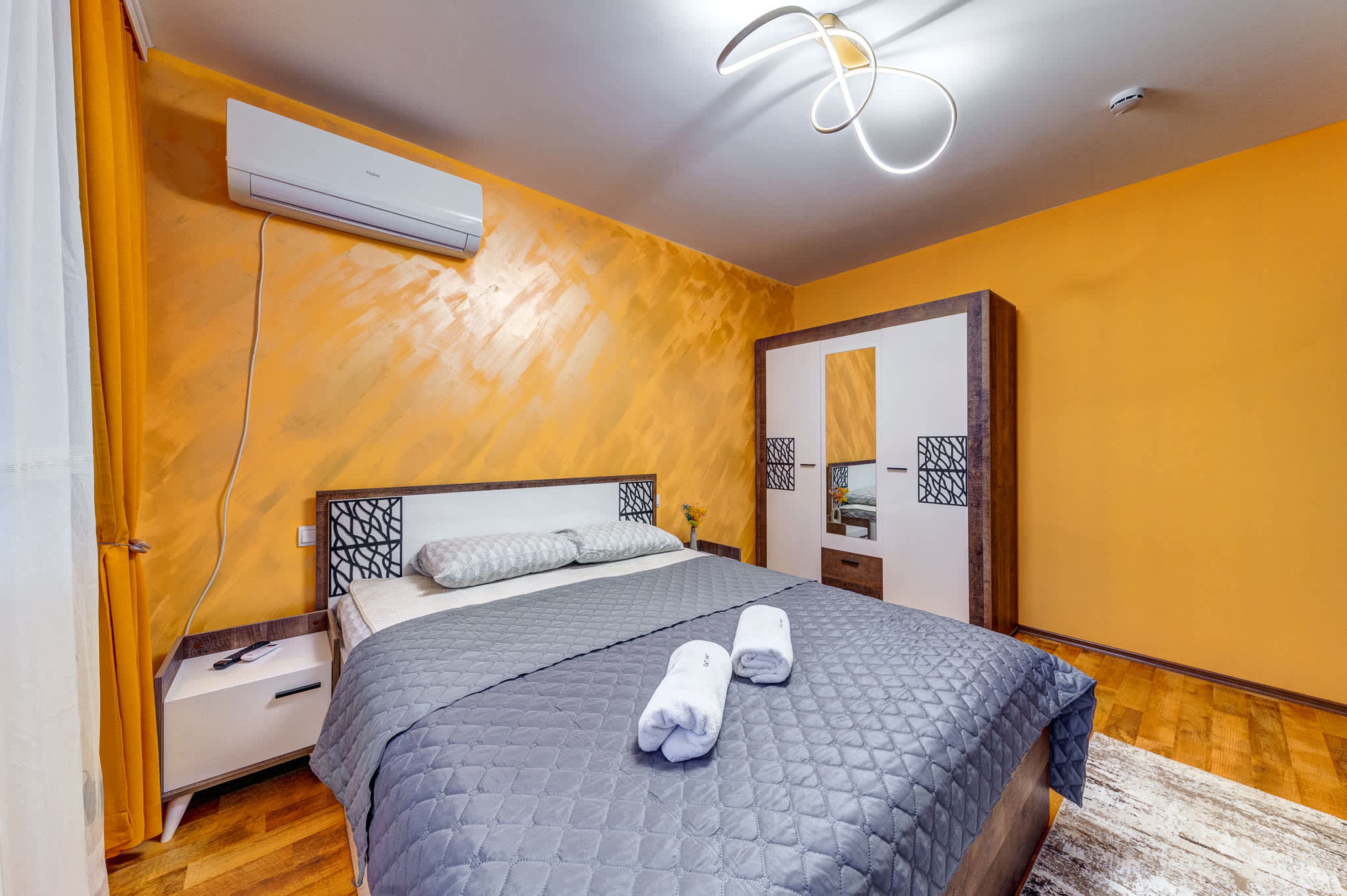 Scoutaround White Logo