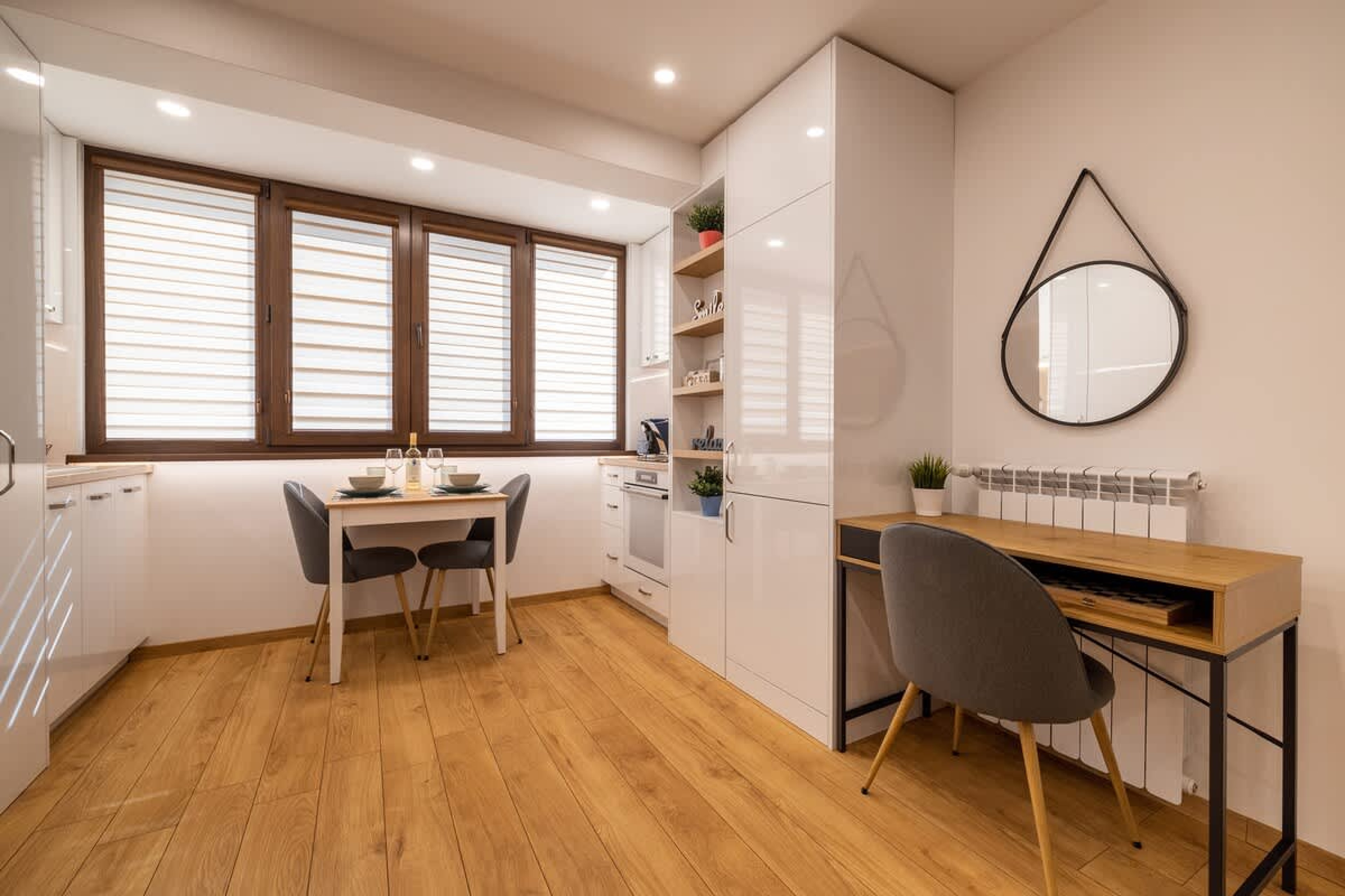 Scoutaround White Logo