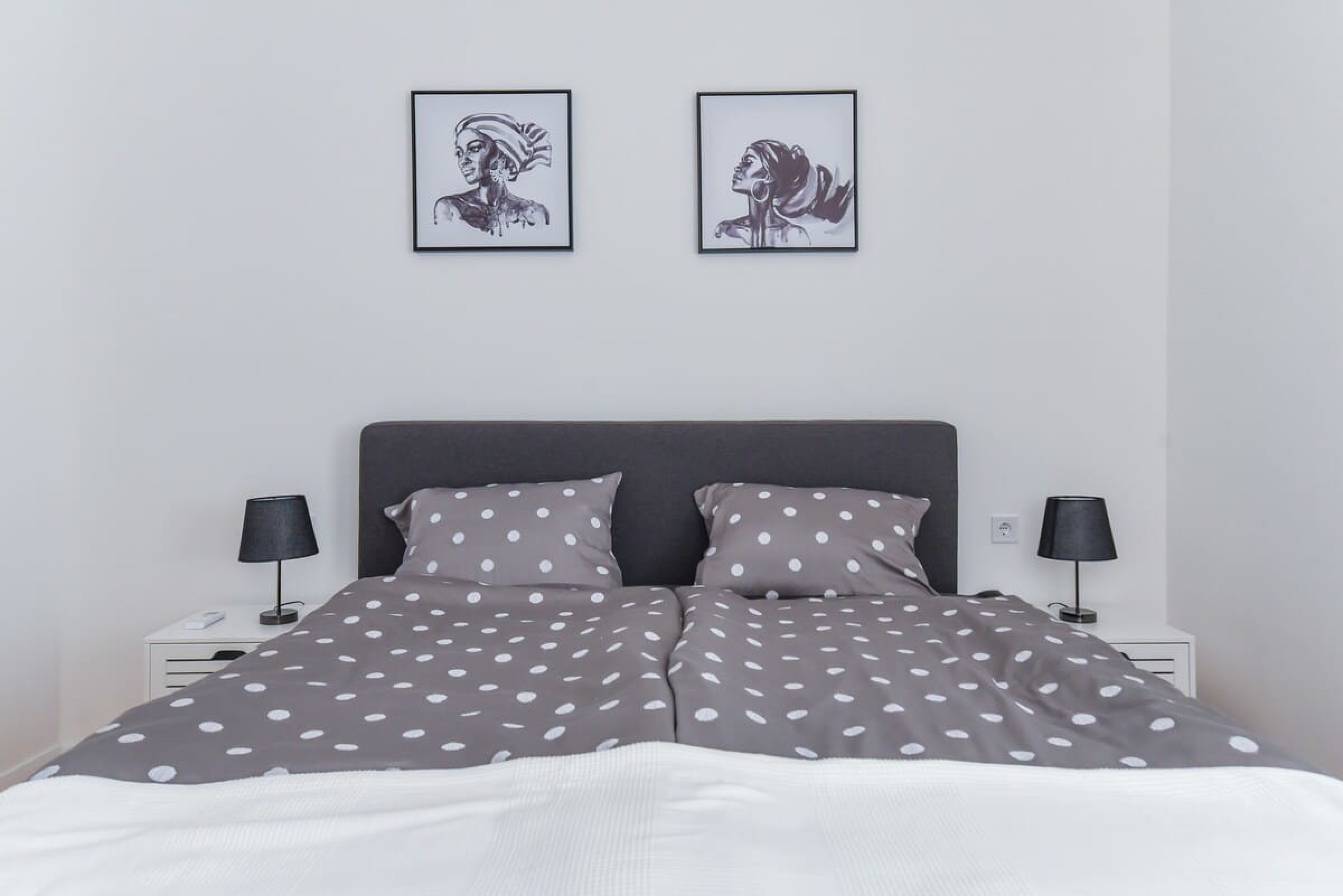 Smart &amp; Modern 2-BDR Flat - TOP Location in Sofia - Photo 5