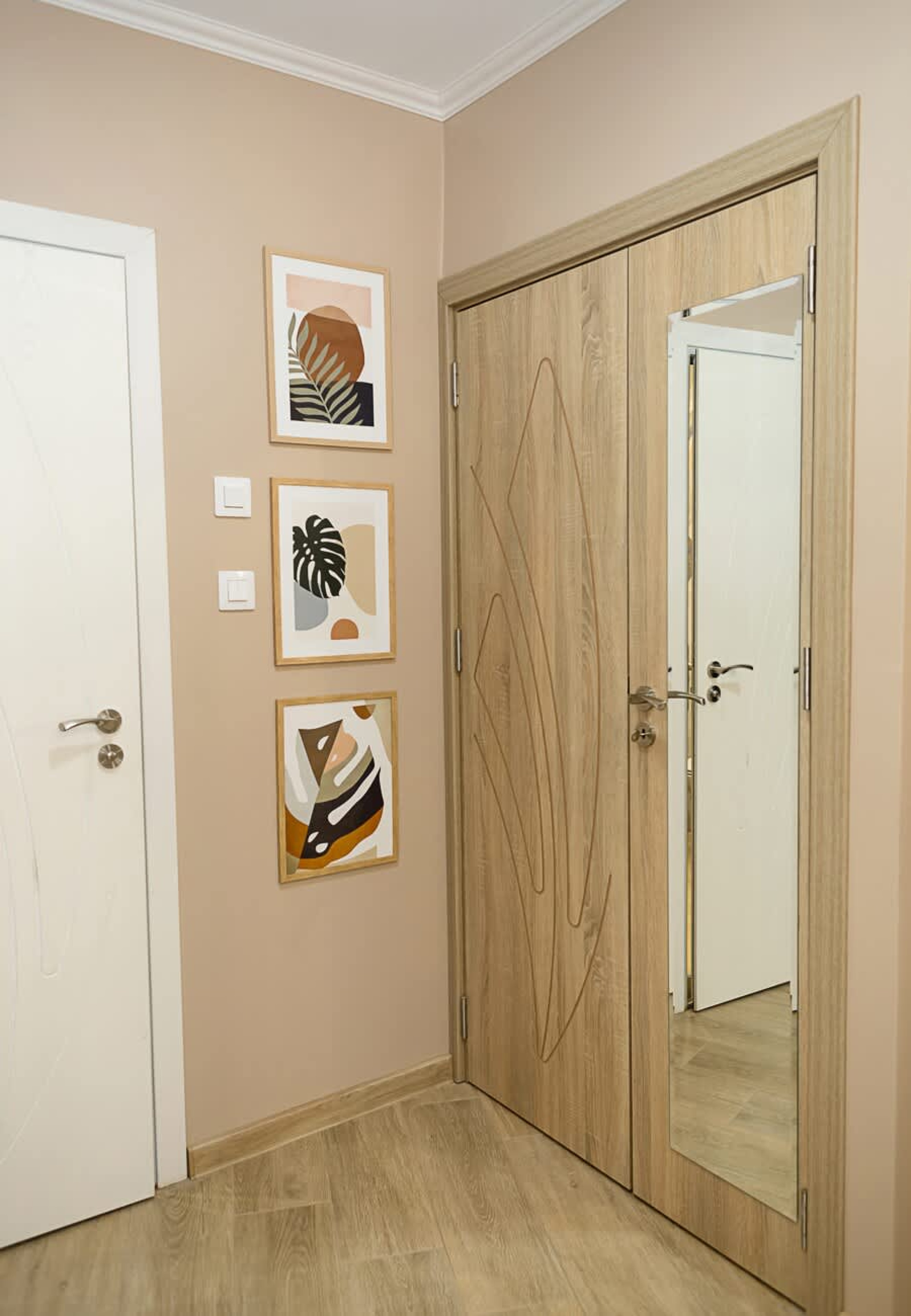 Scoutaround White Logo