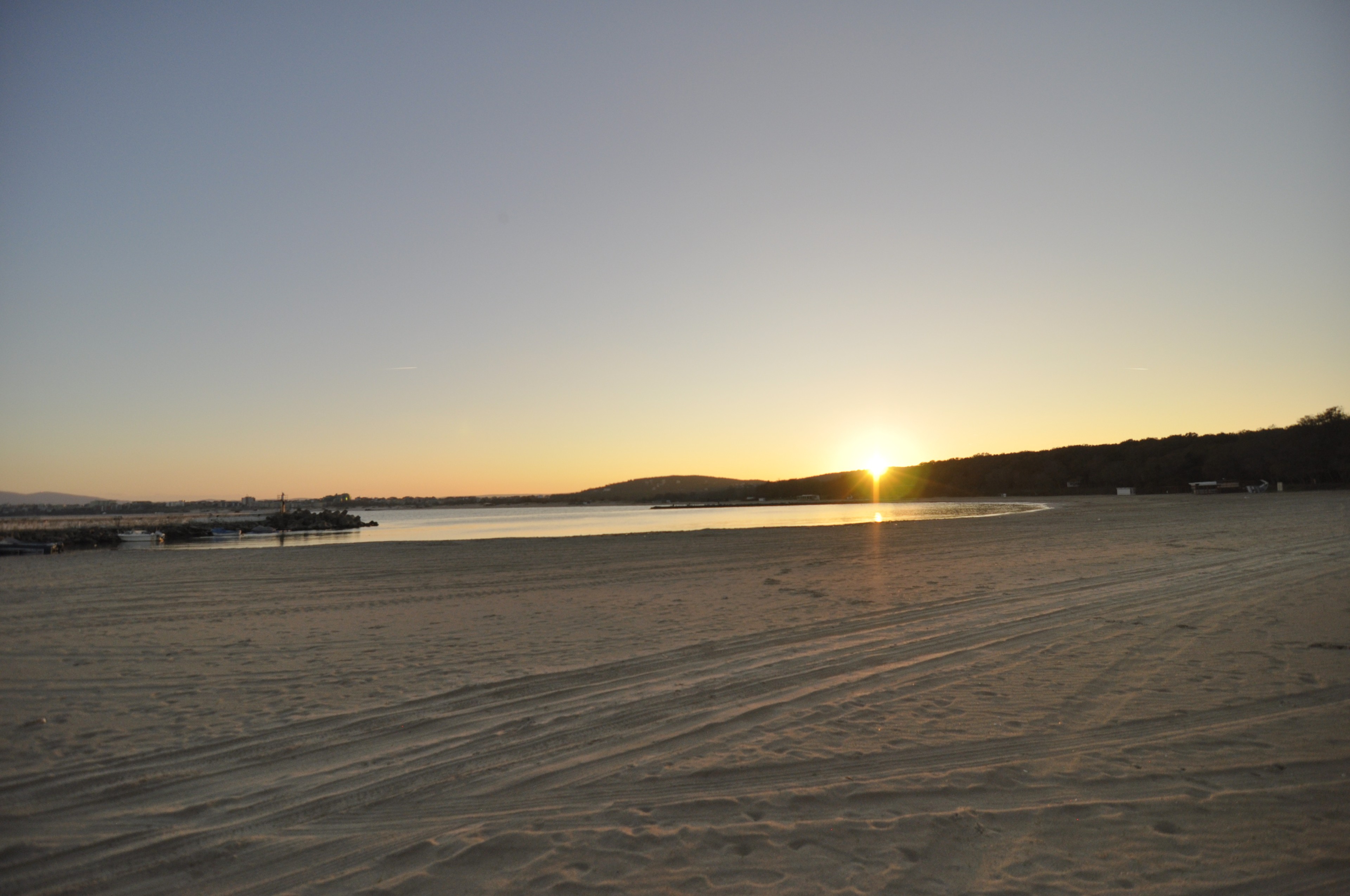 Scoutaround White Logo