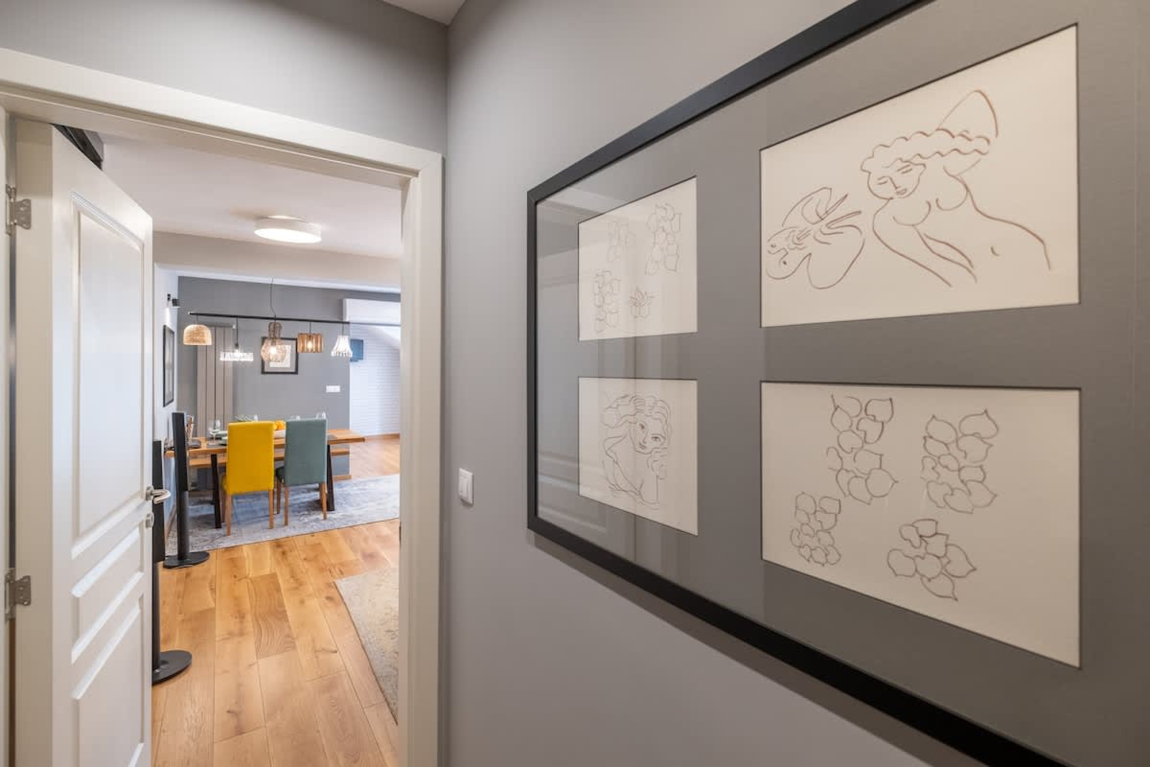 High-end Designer 2BR Aprt + Lift&amp;Balconies - Photo 16