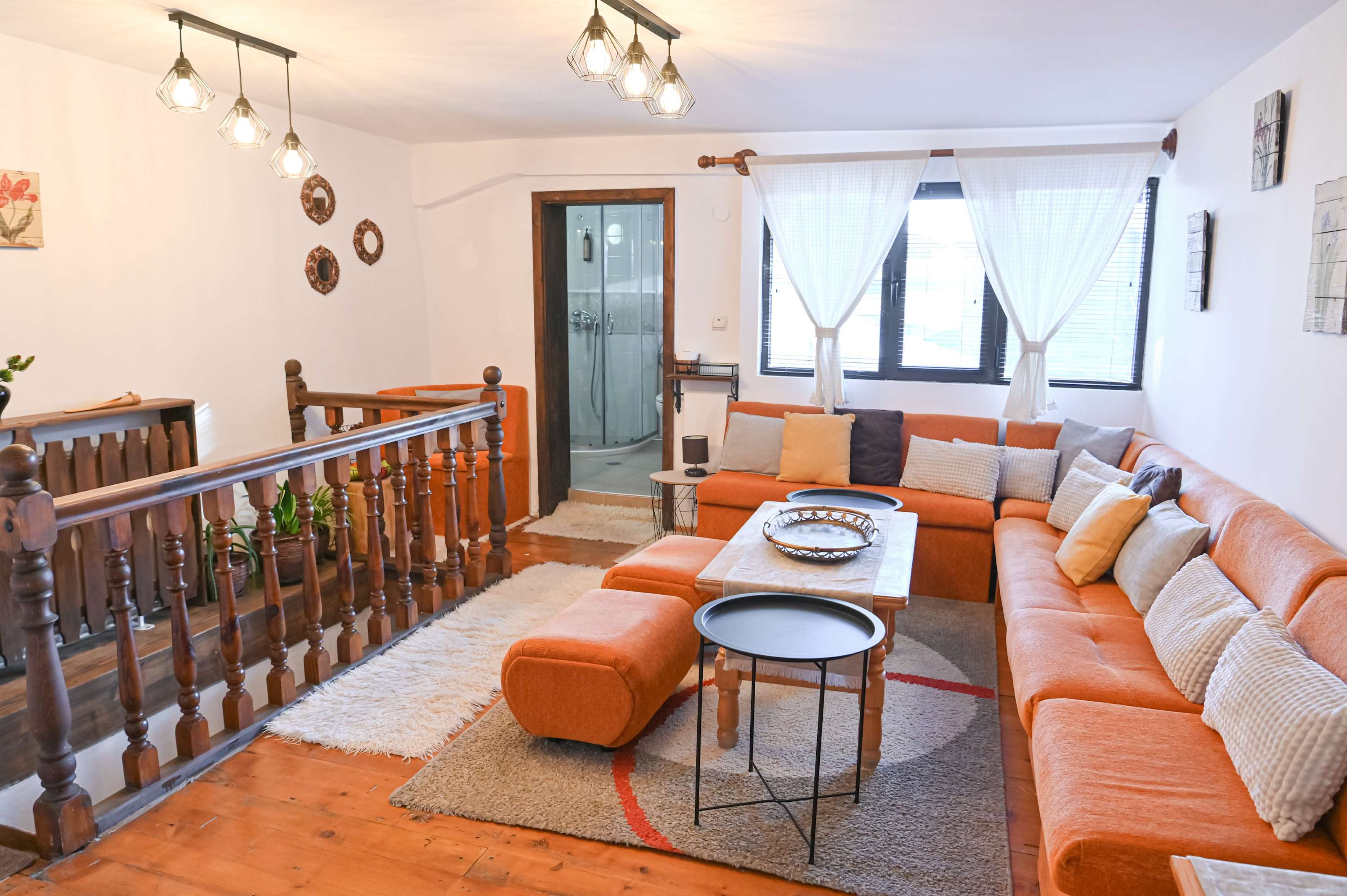 Scoutaround White Logo