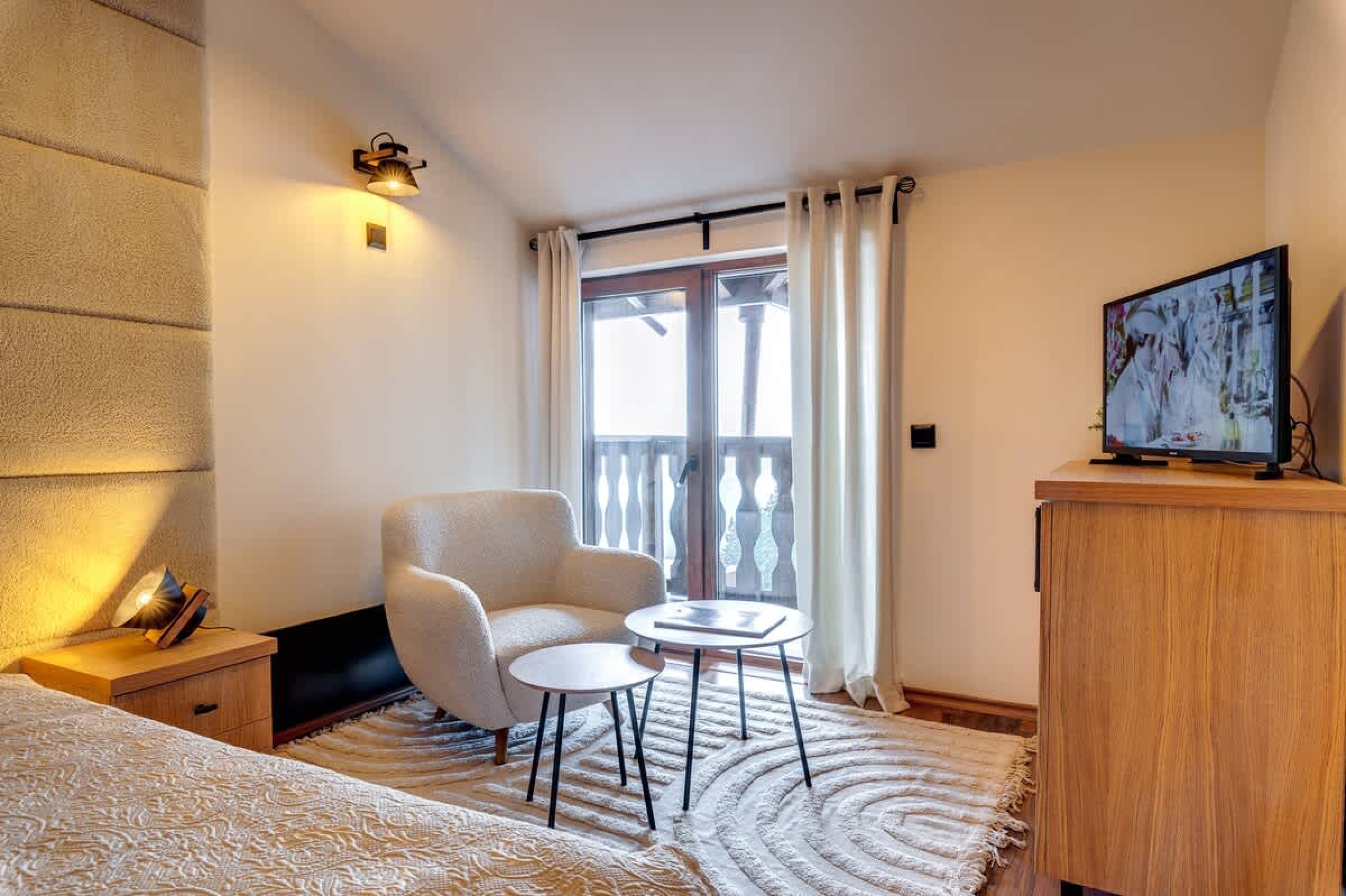 Scoutaround White Logo