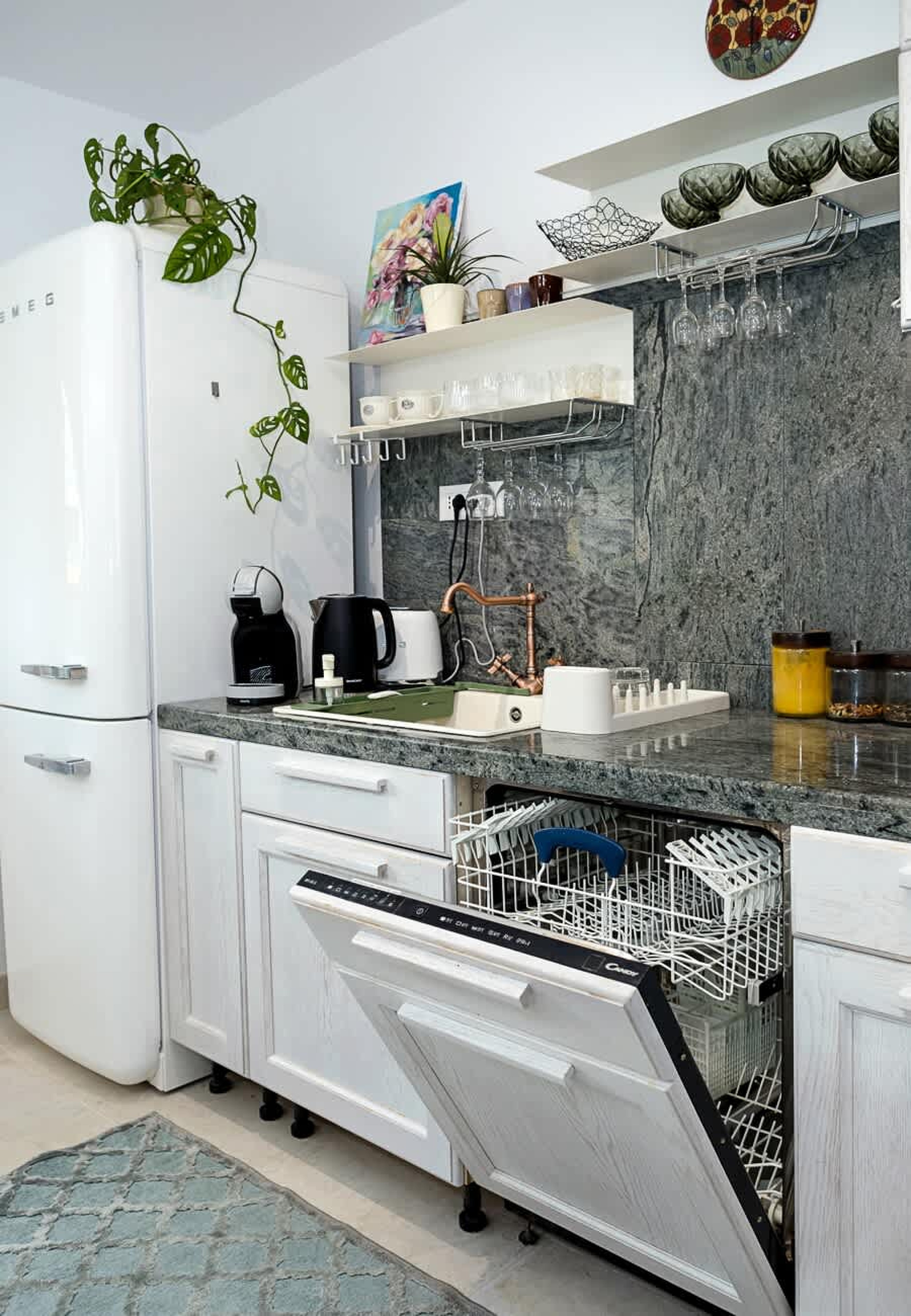 Scoutaround White Logo