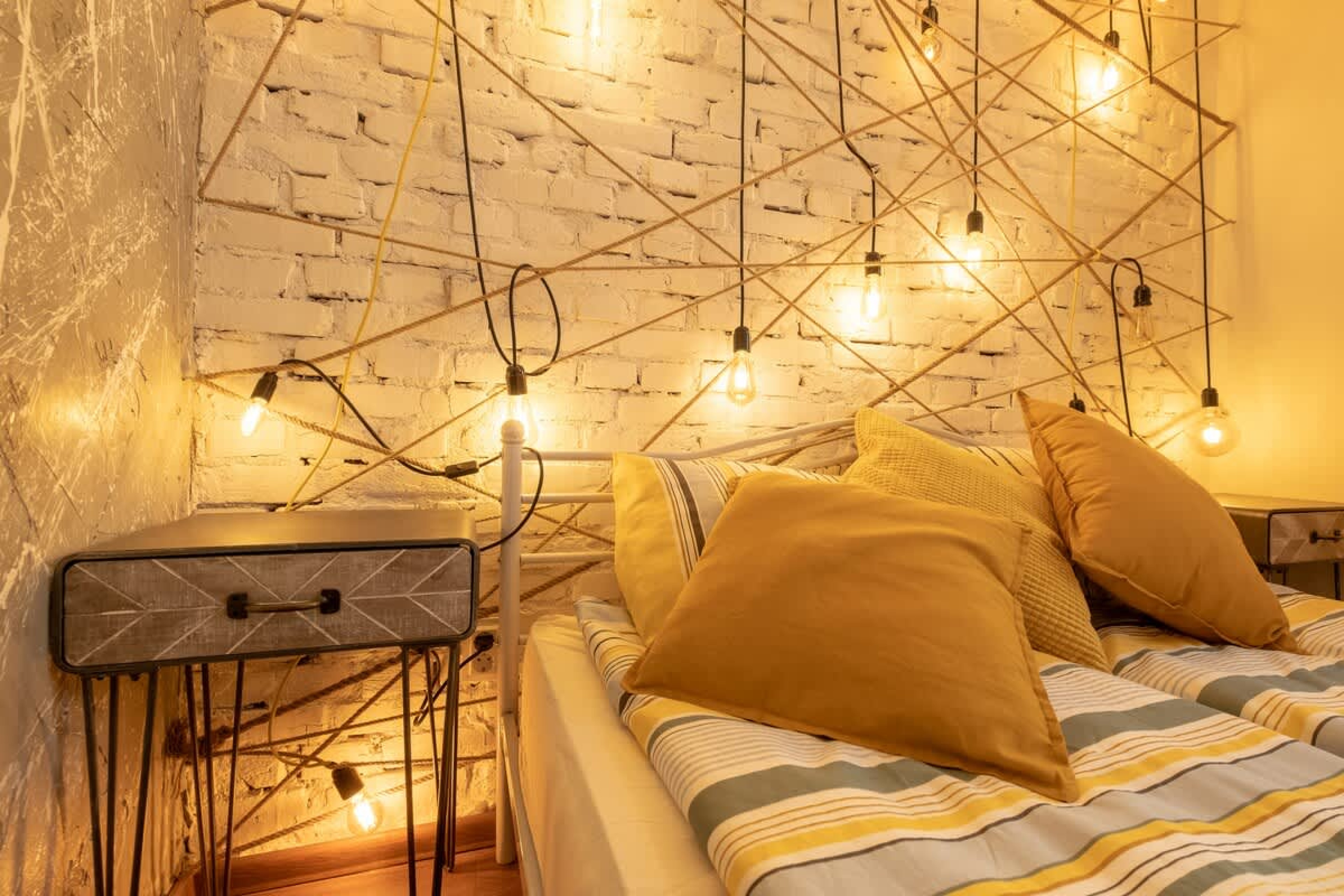 Scoutaround White Logo