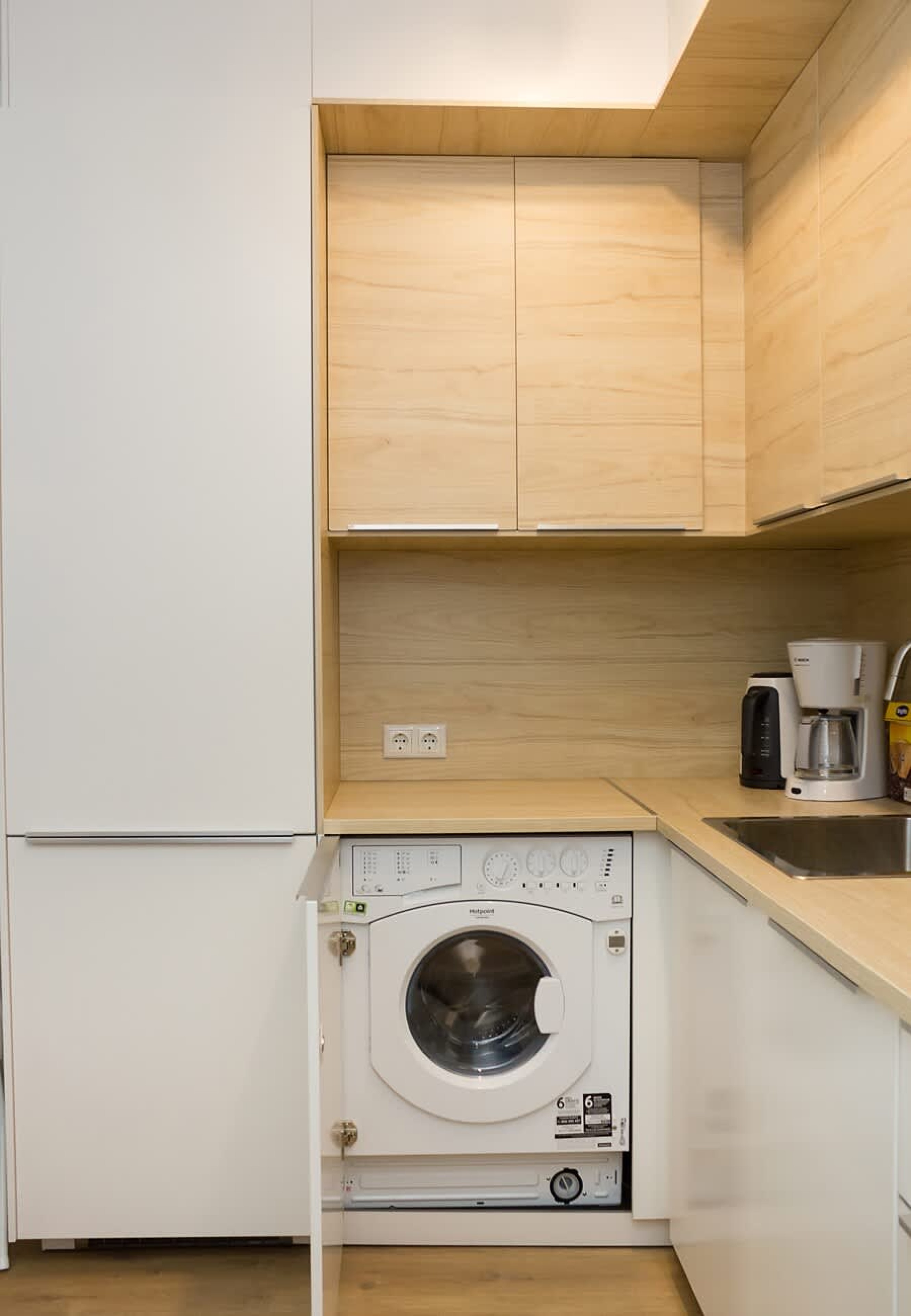 Scoutaround White Logo