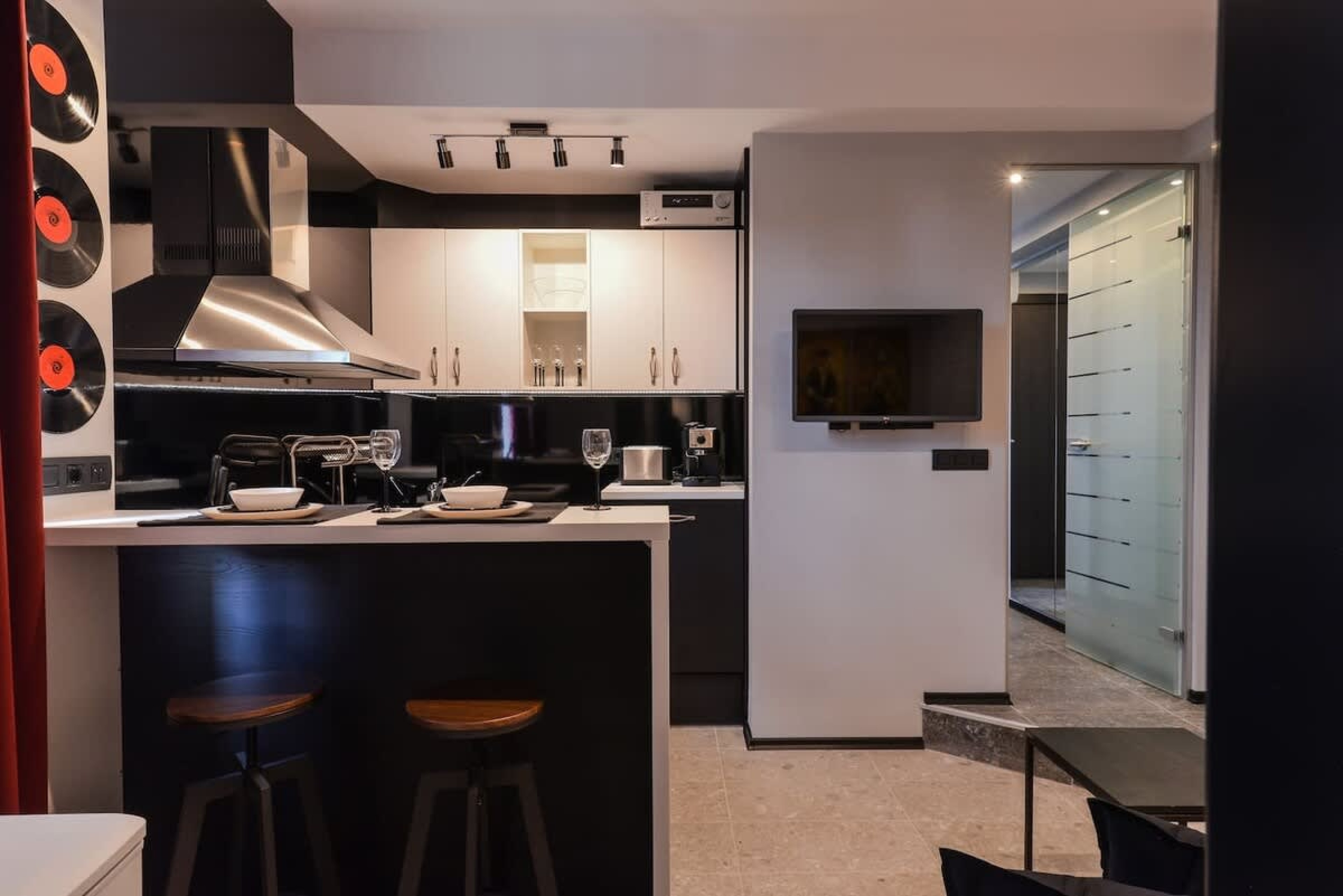 Scoutaround White Logo