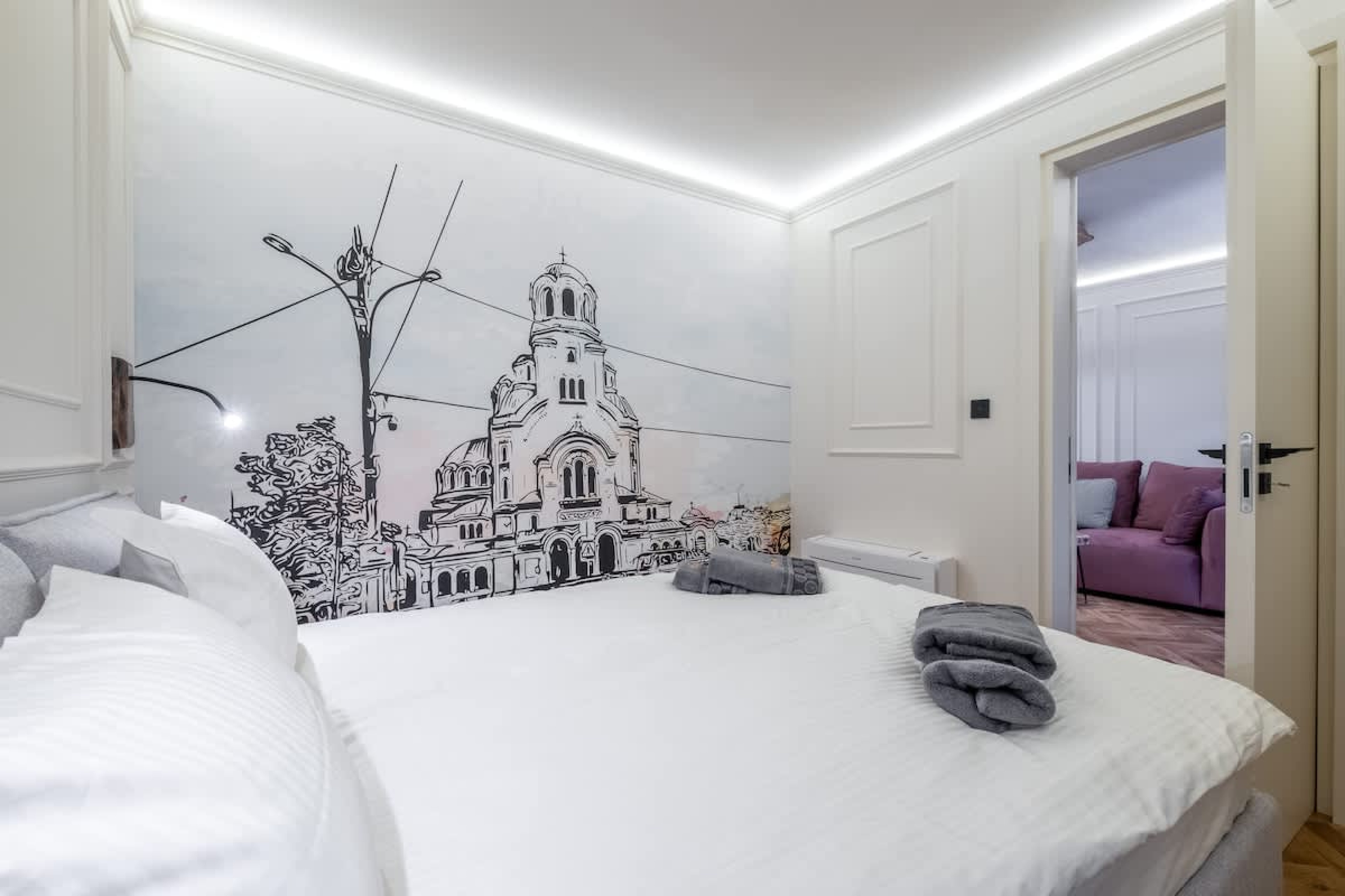 Scoutaround White Logo