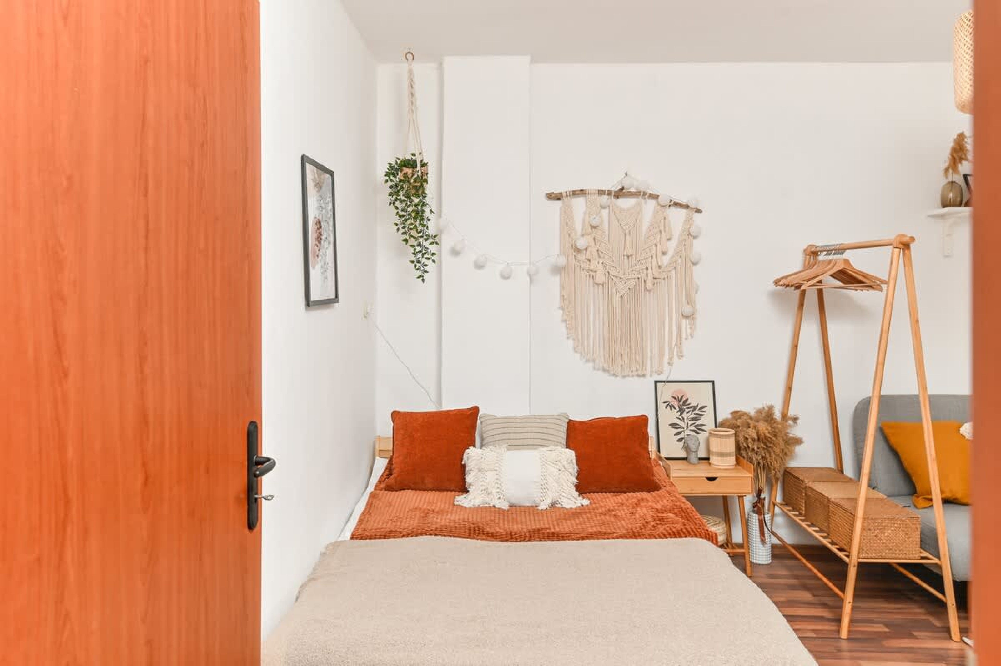 Scoutaround White Logo