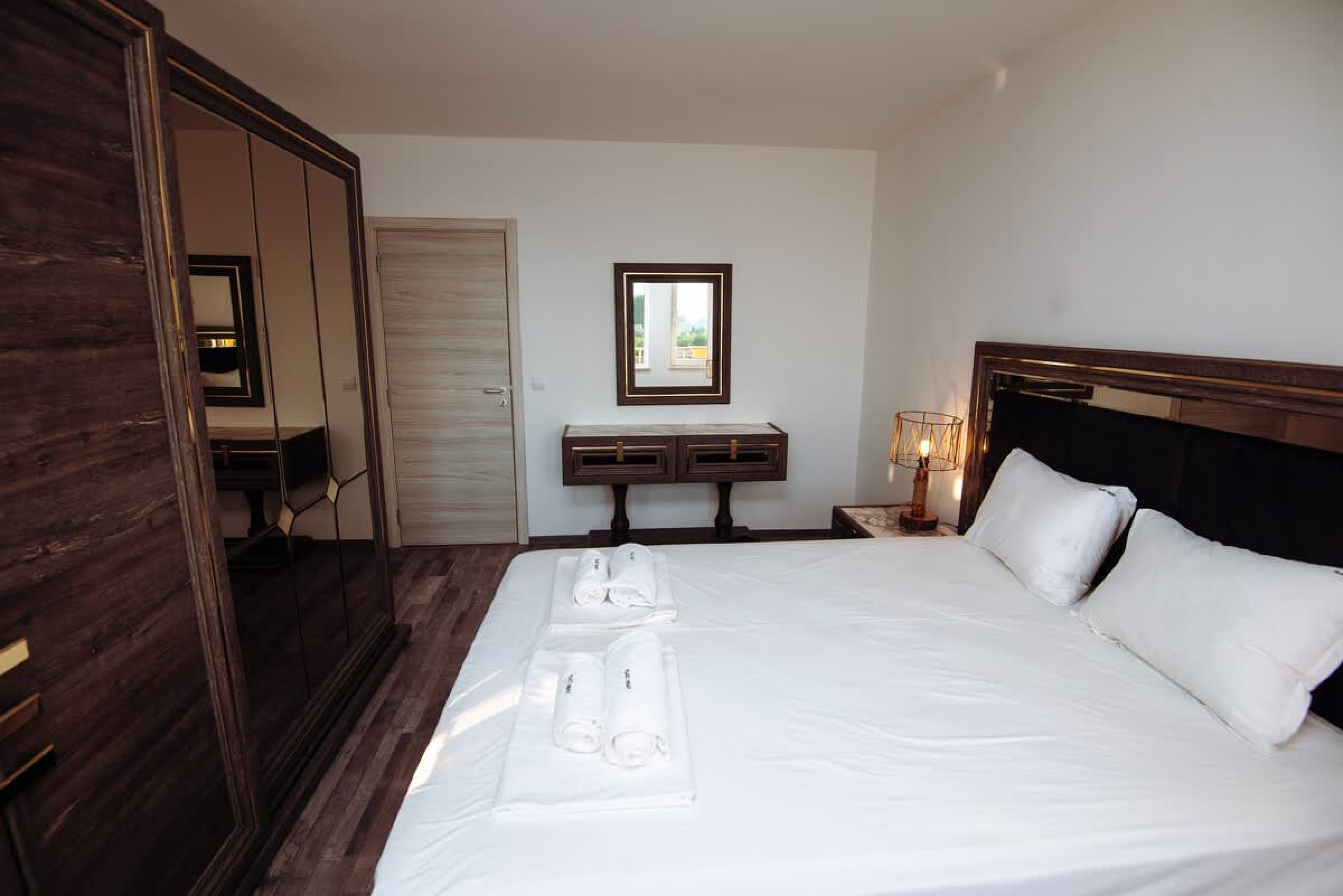 Scoutaround White Logo